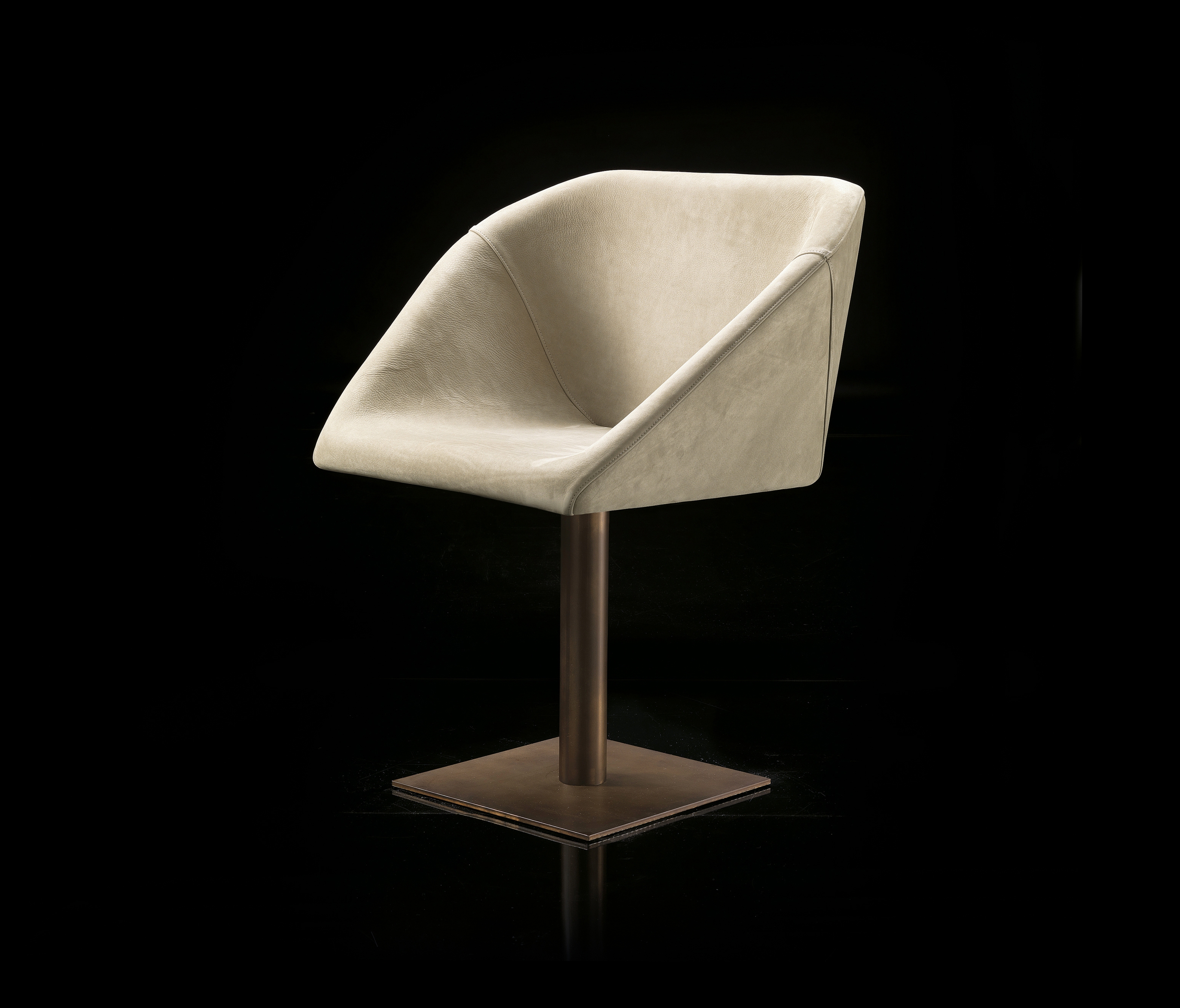Mostra il prodotto Hexagon Chair del produttore HENGE