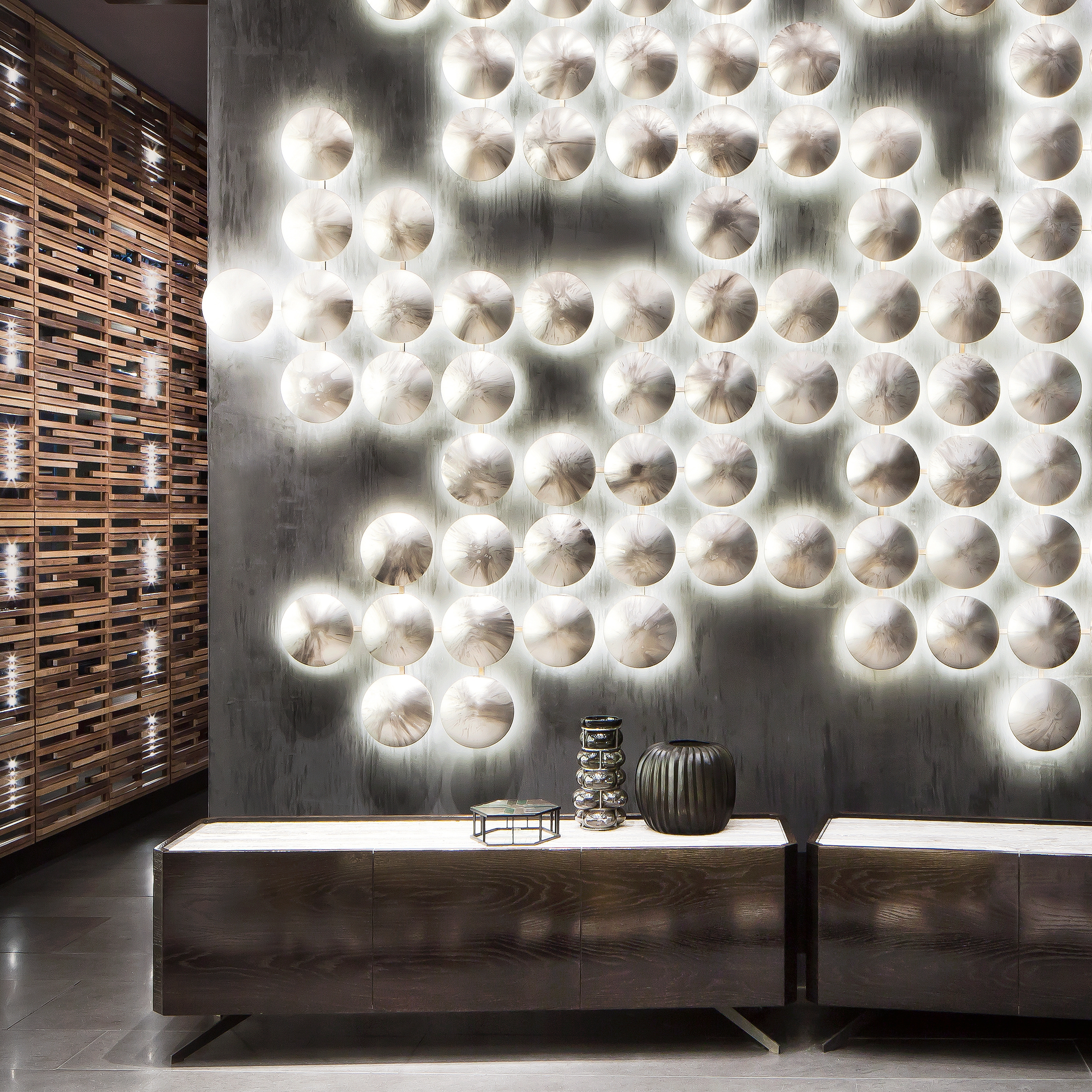 Mostra il prodotto Wall Clips del produttore HENGE
