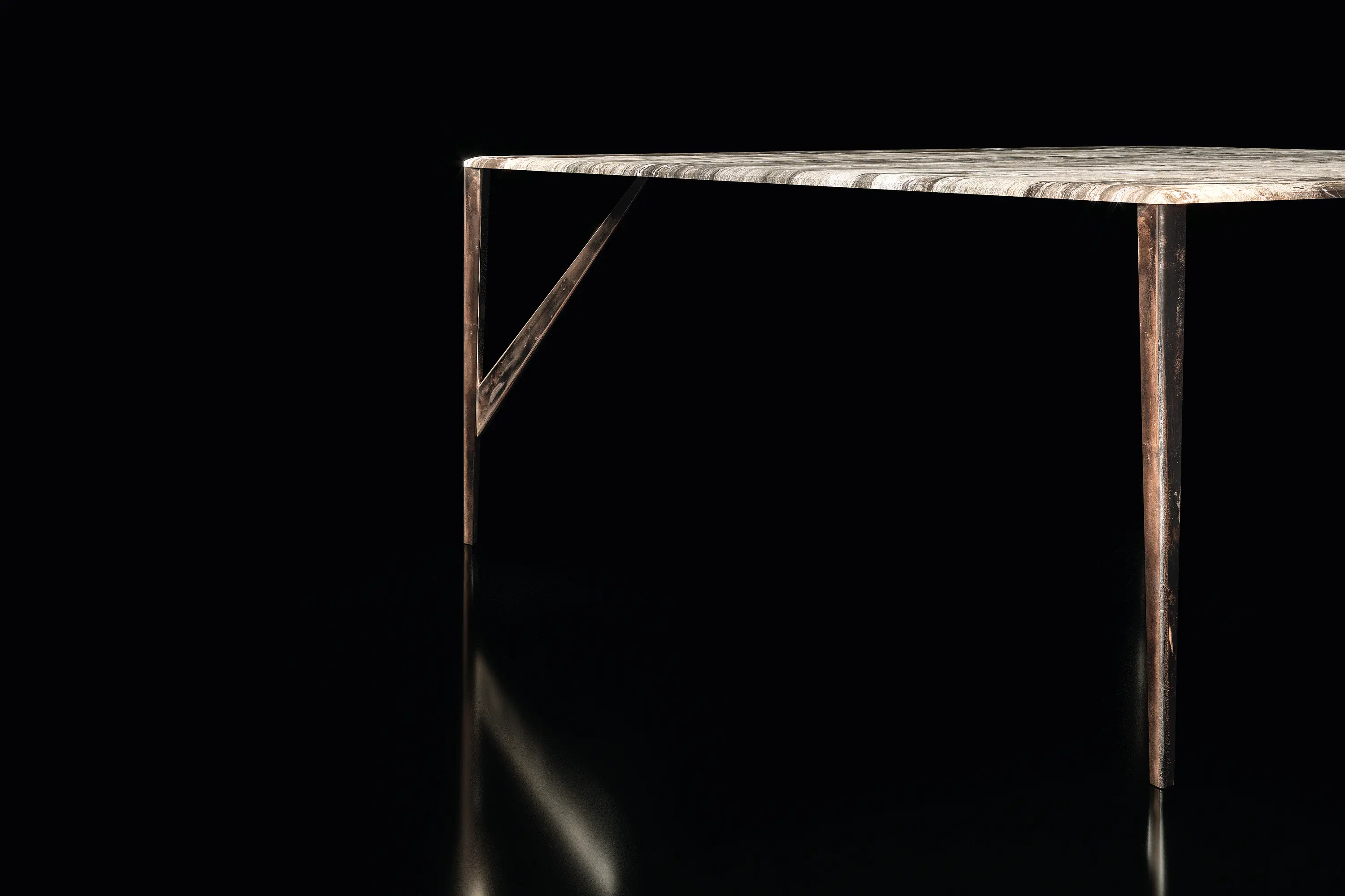 HENGE - Saetta Table