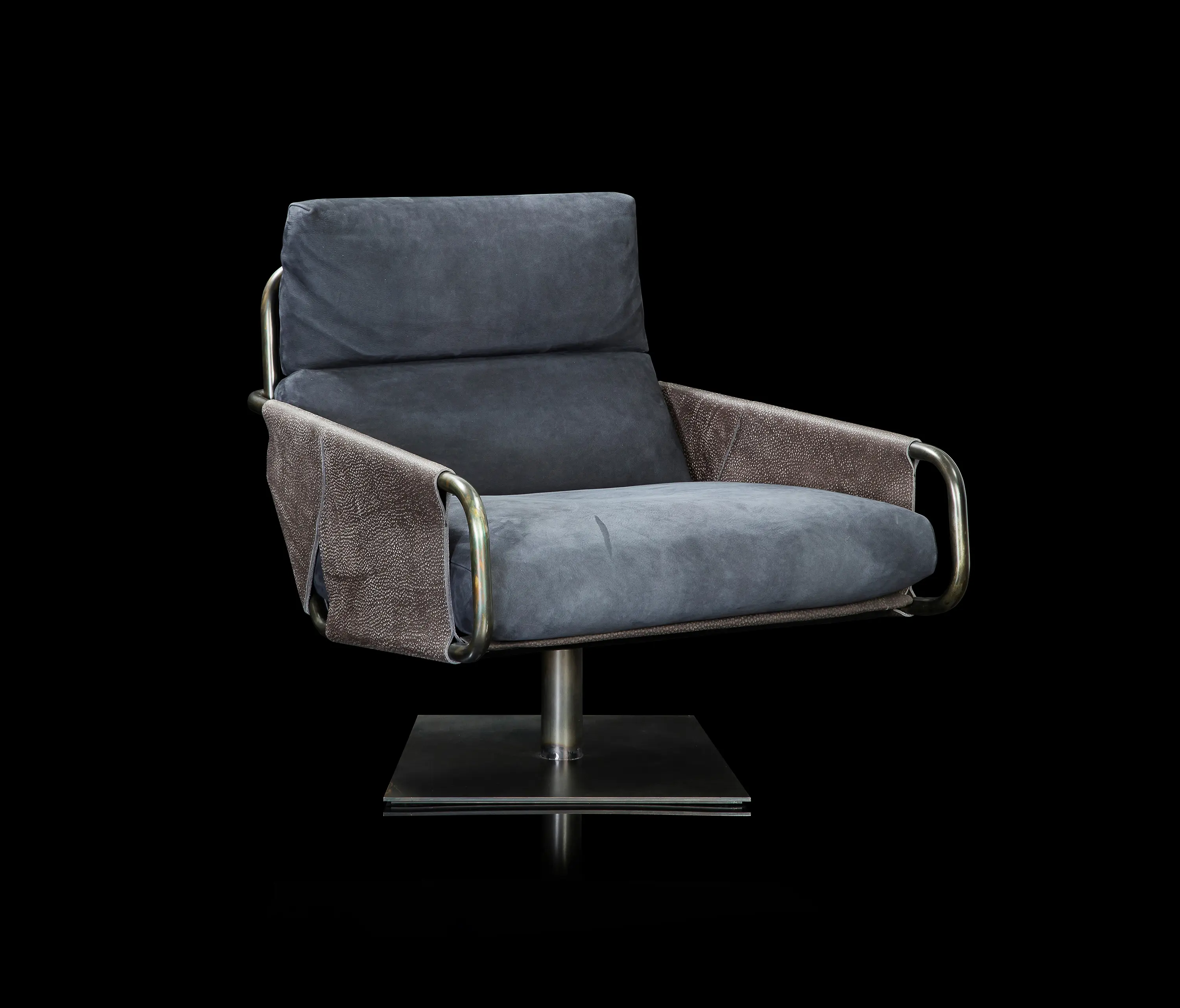 HENGE - Voyage Armchair