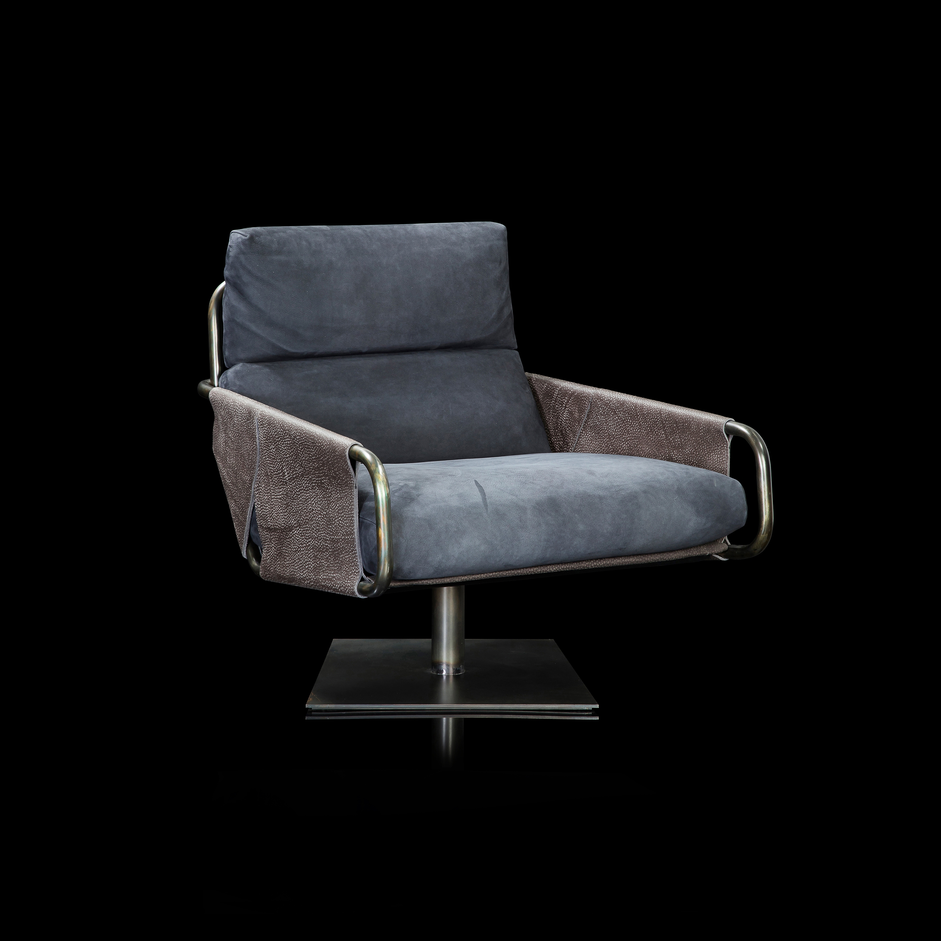 Display product Voyage Armchair from manufacturer HENGE