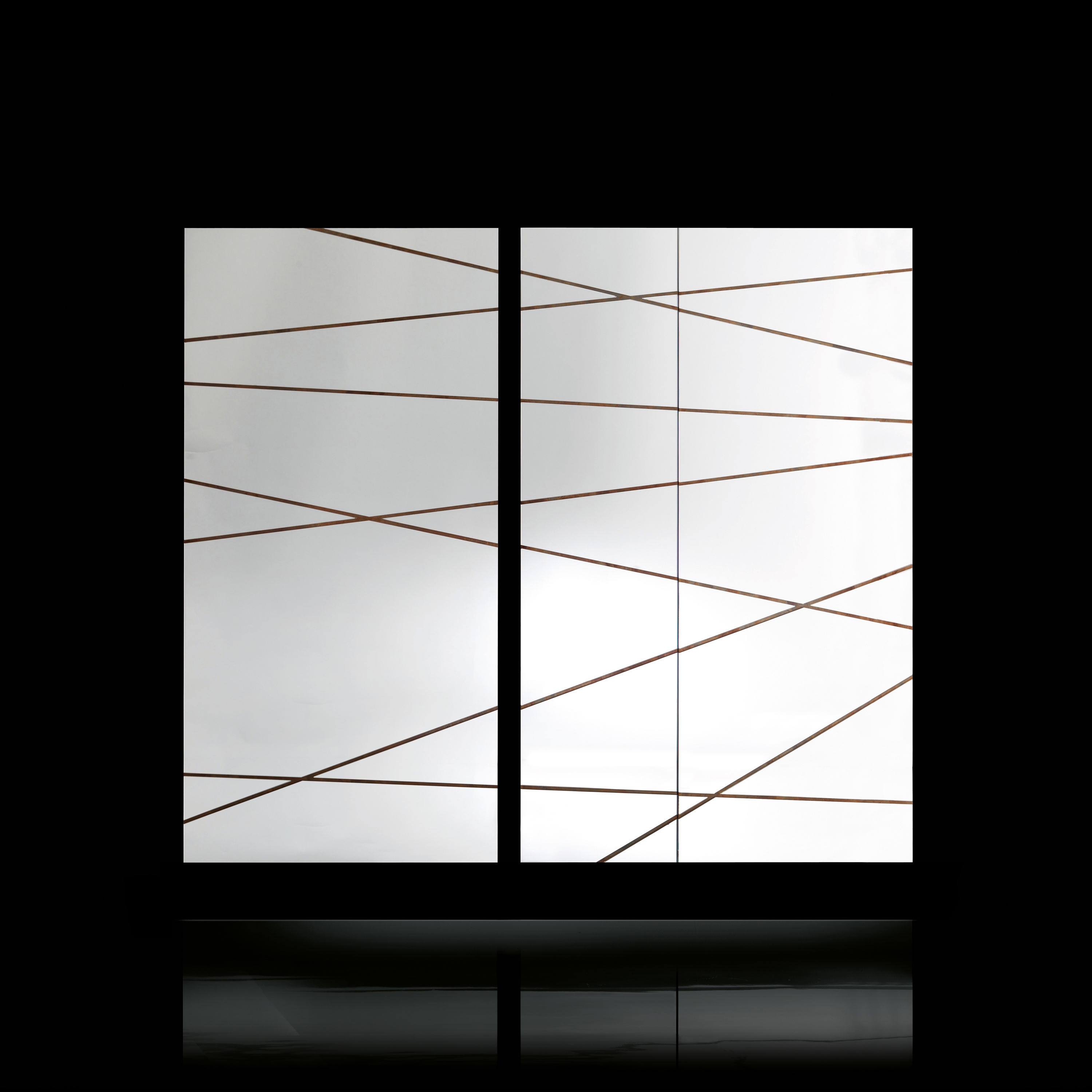 Display product Edge Mirror from manufacturer HENGE