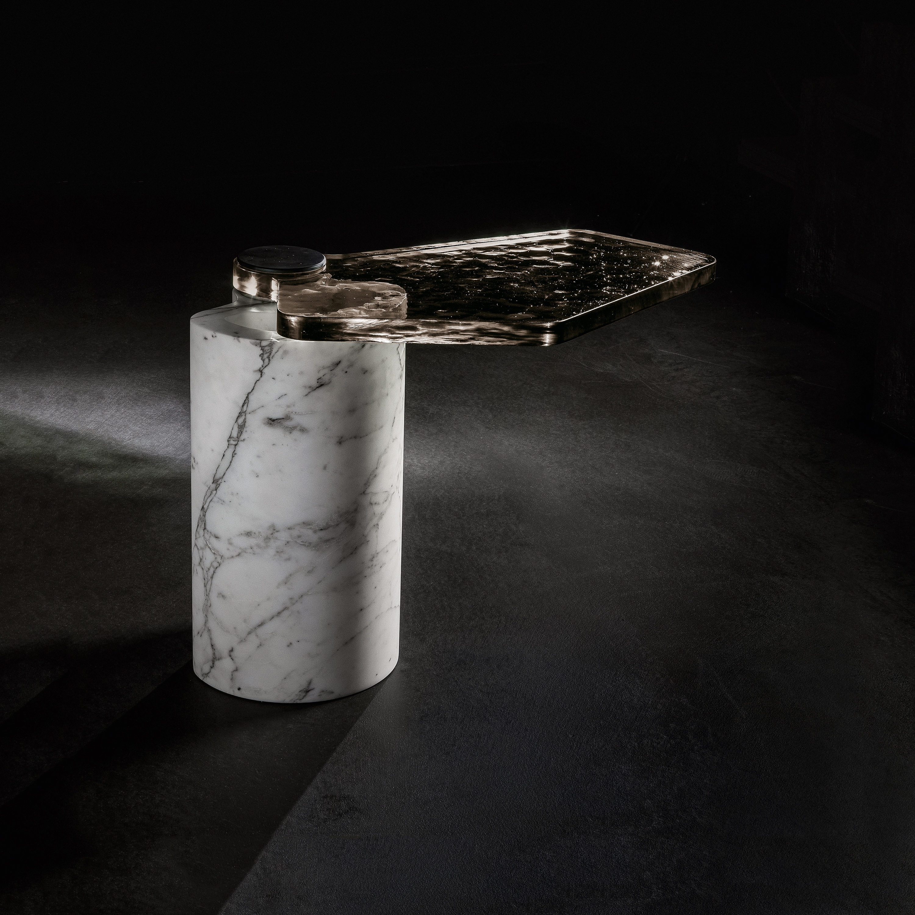 Display product Plynto from manufacturer HENGE