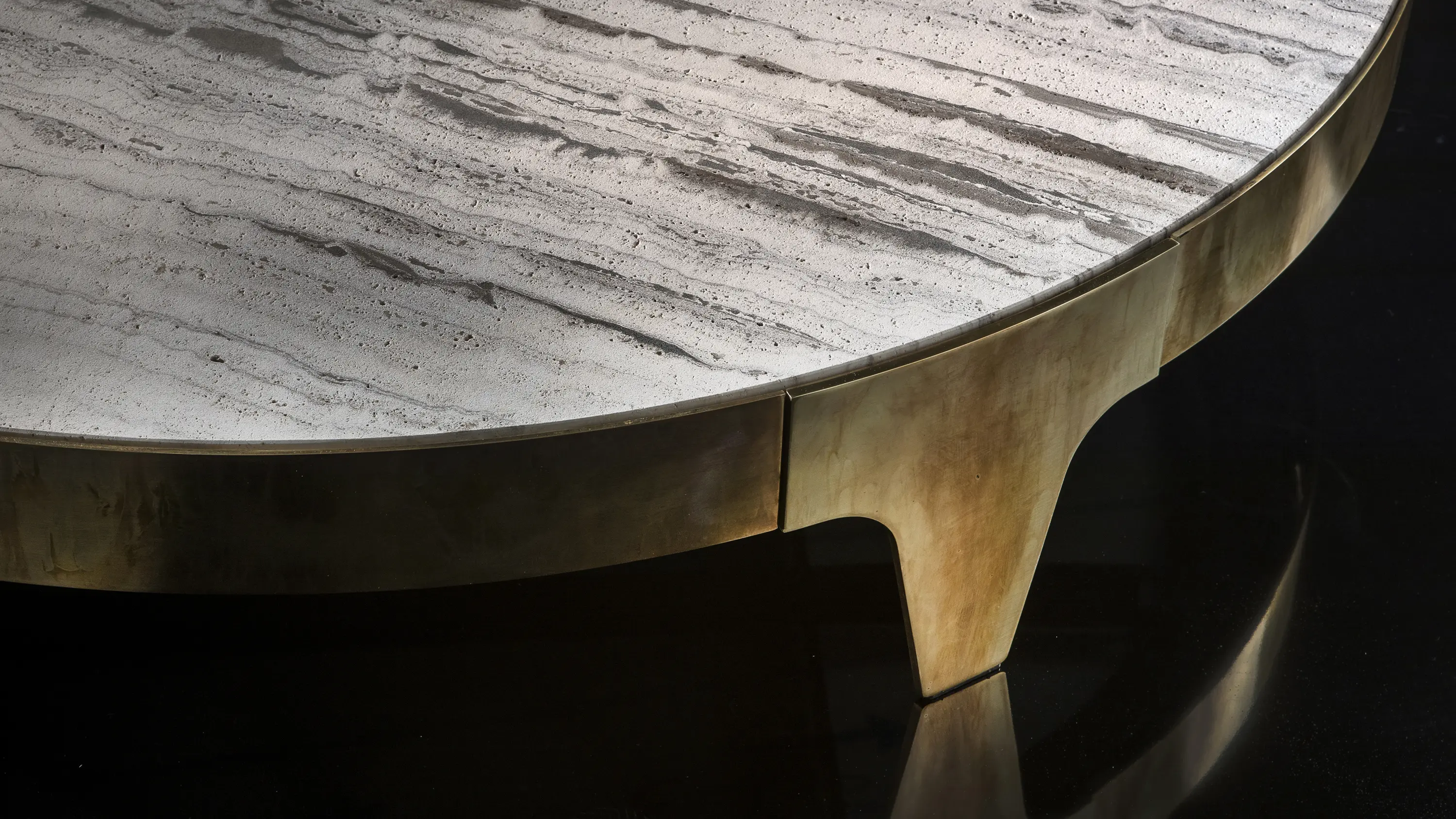 HENGE - SR Table