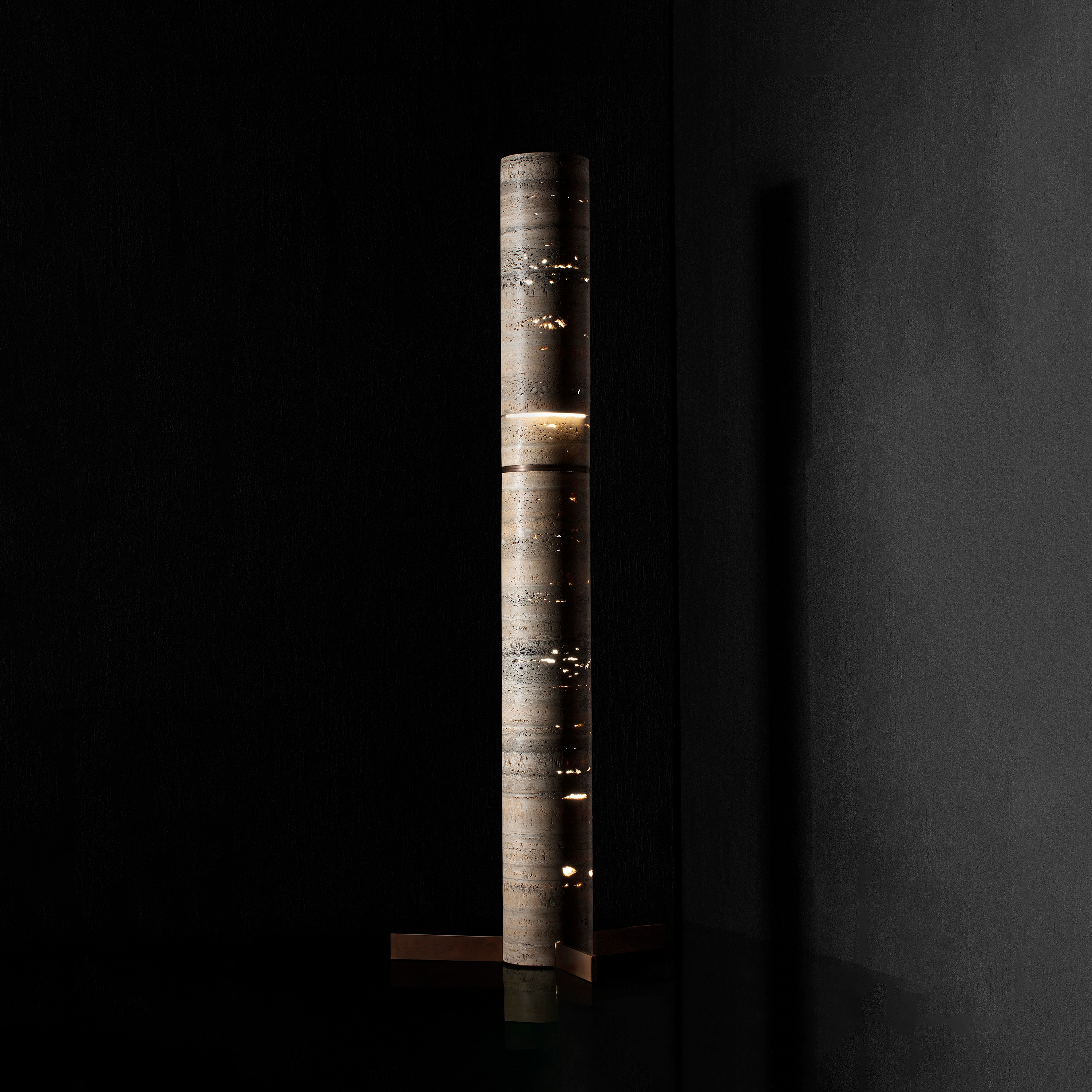 Display product Test-Two from manufacturer HENGE