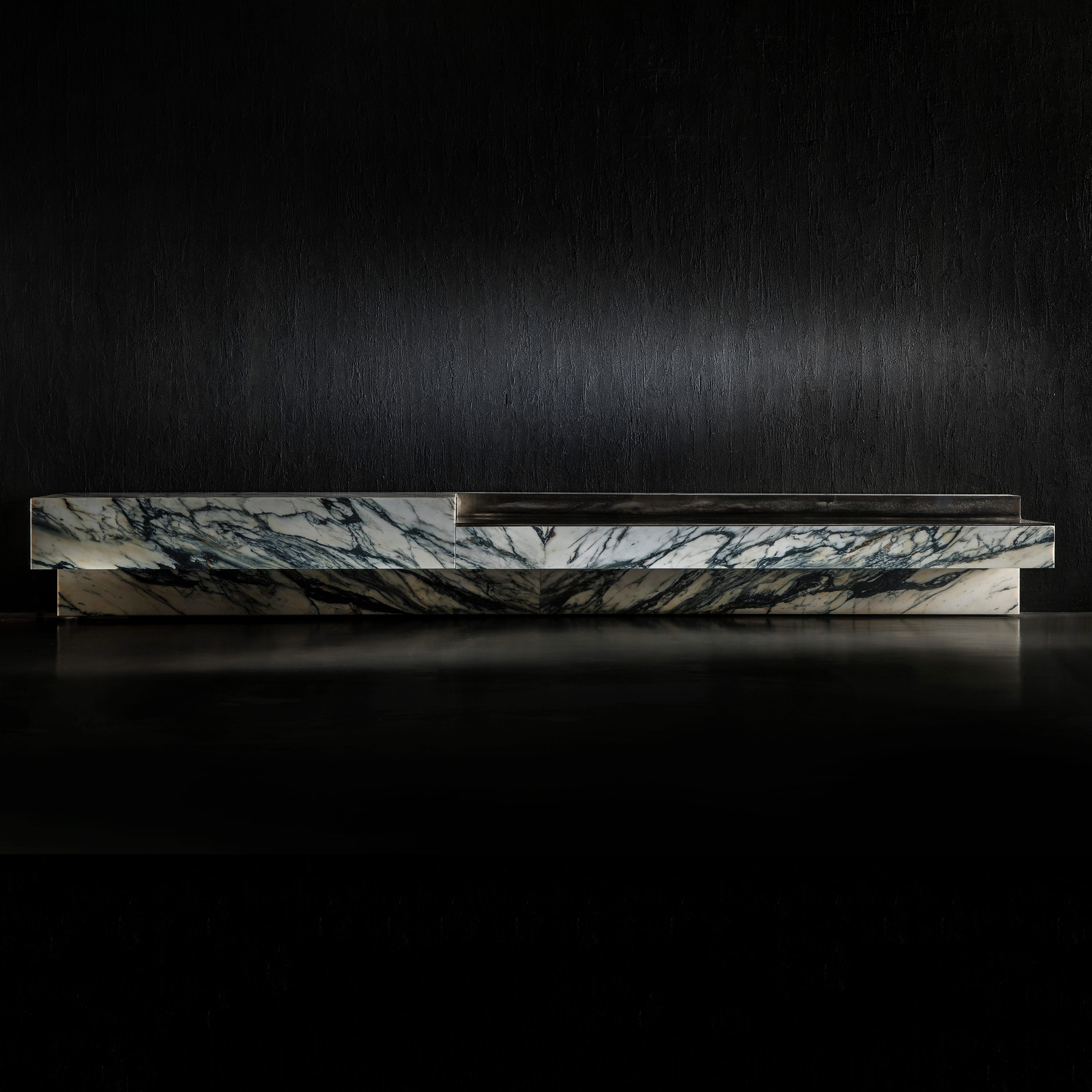 Mostrar el producto Dogma del fabricante HENGE