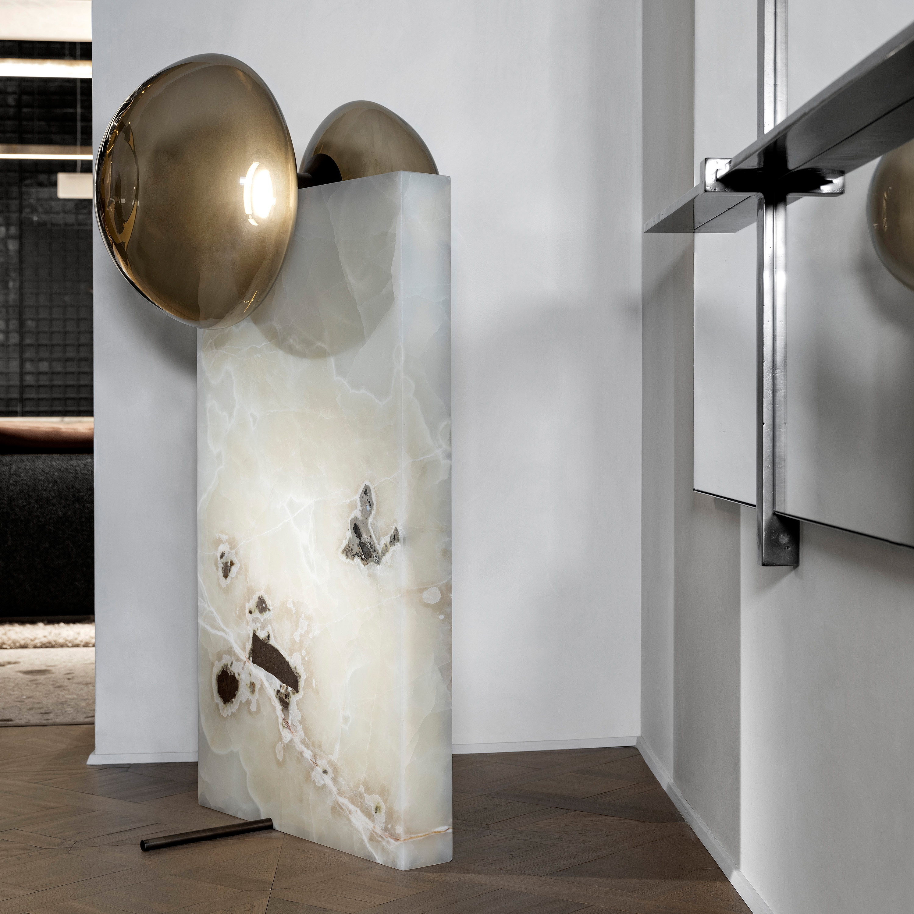 Display product Floyd - Floor Lamp from manufacturer HENGE