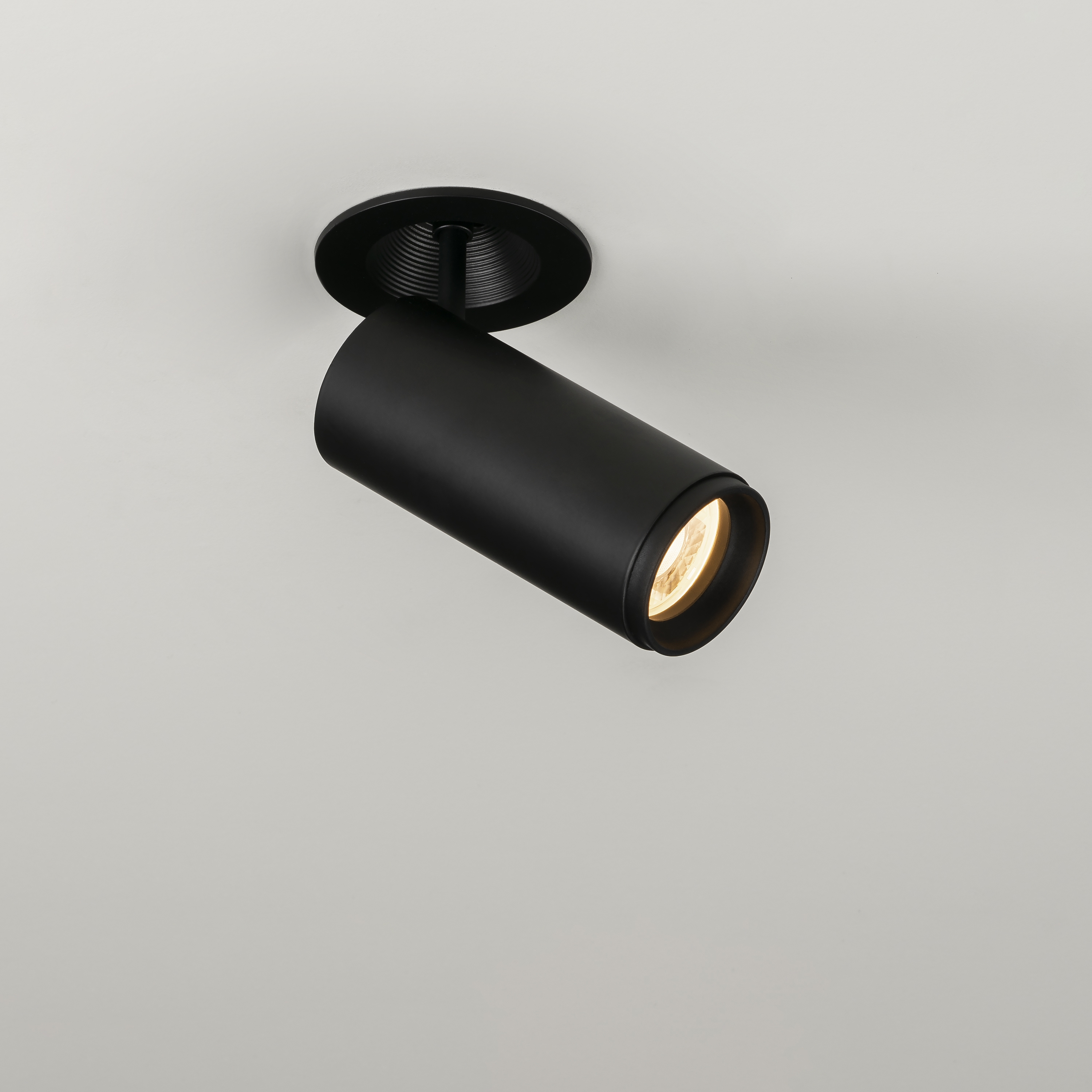 Display product Haul Tube 18 from manufacturer Milán Iluminación
