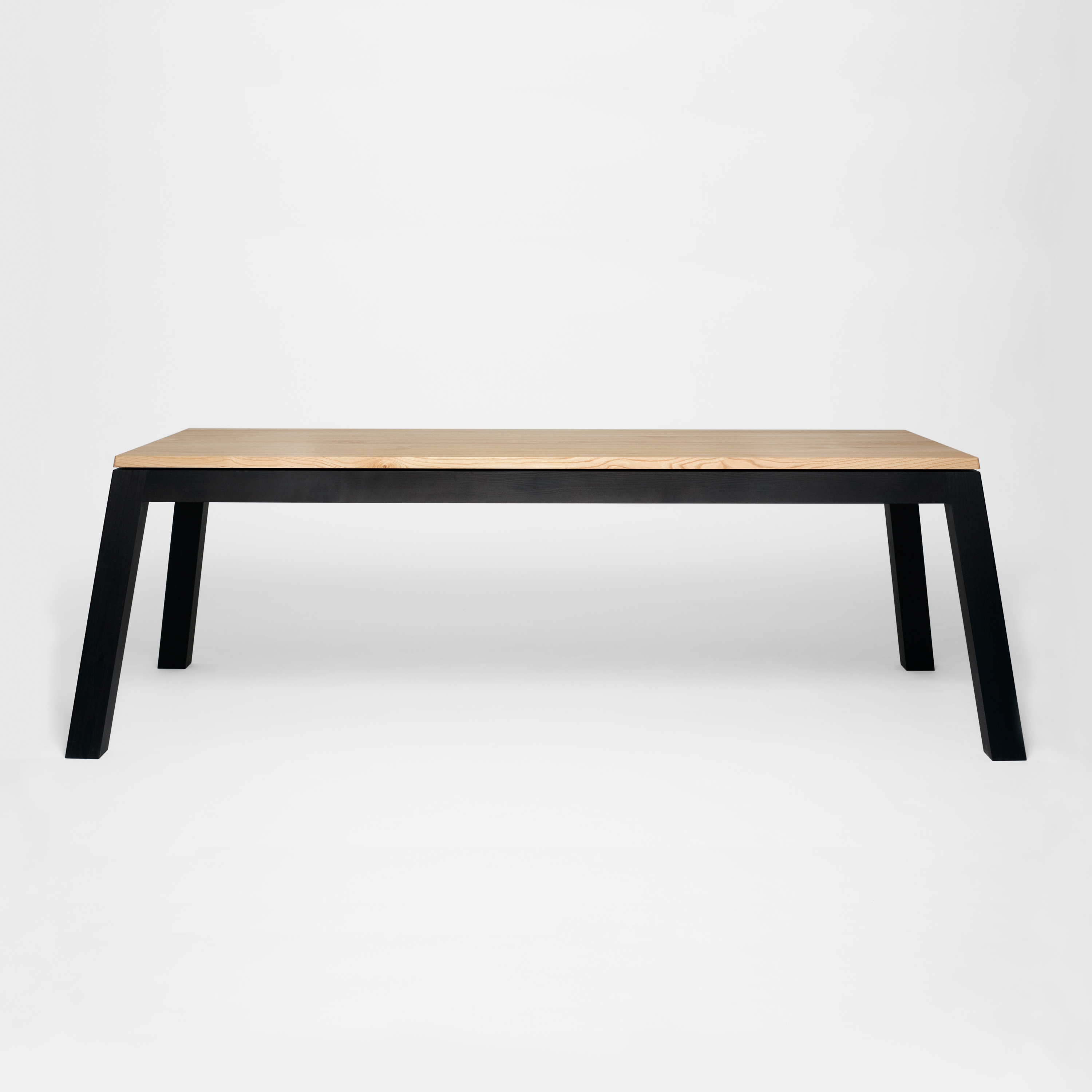 Display product T1 | Dining table from manufacturer Edition Nikolas Kerl