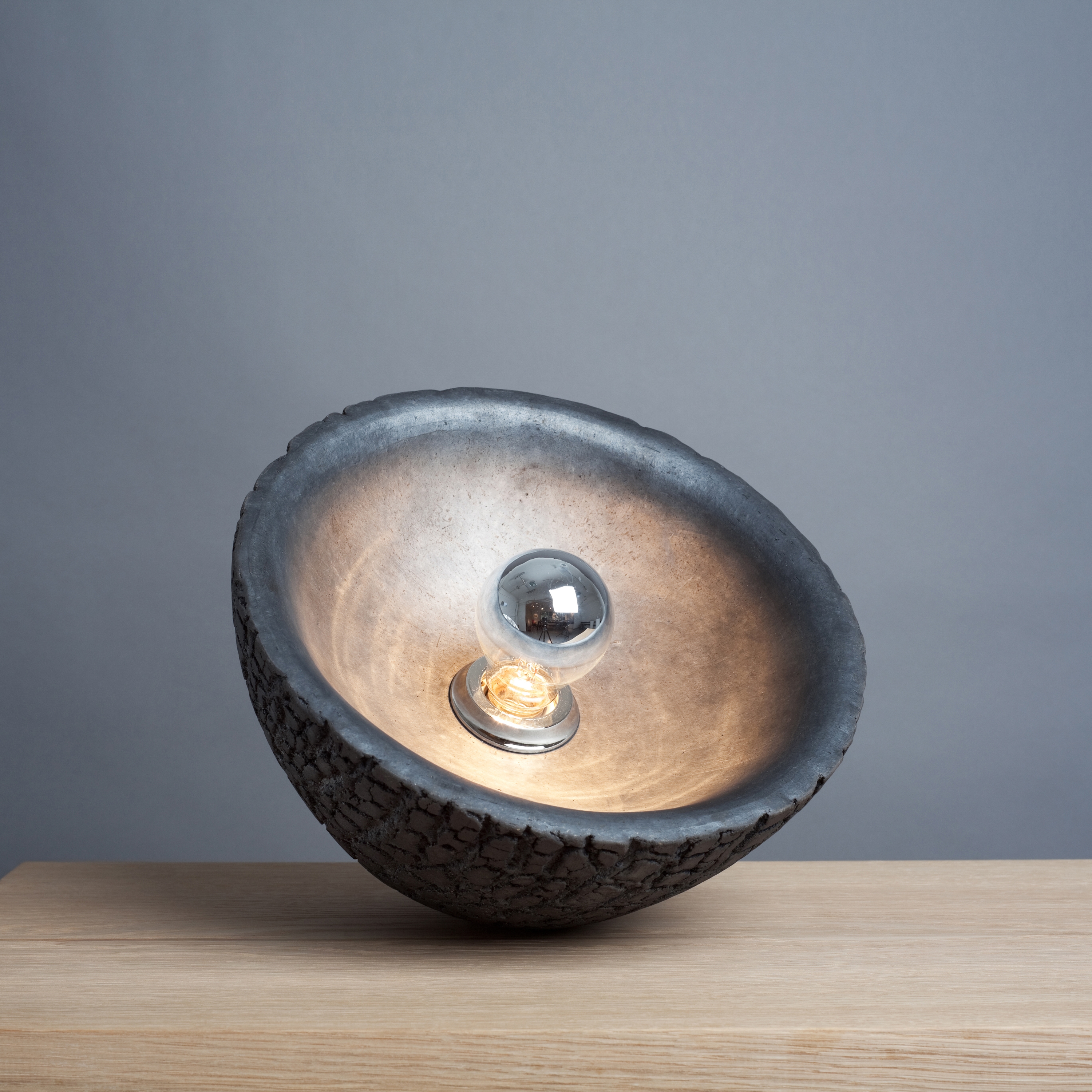Afficher le produit Tortoise | Table light du fabricant Edition Nikolas Kerl