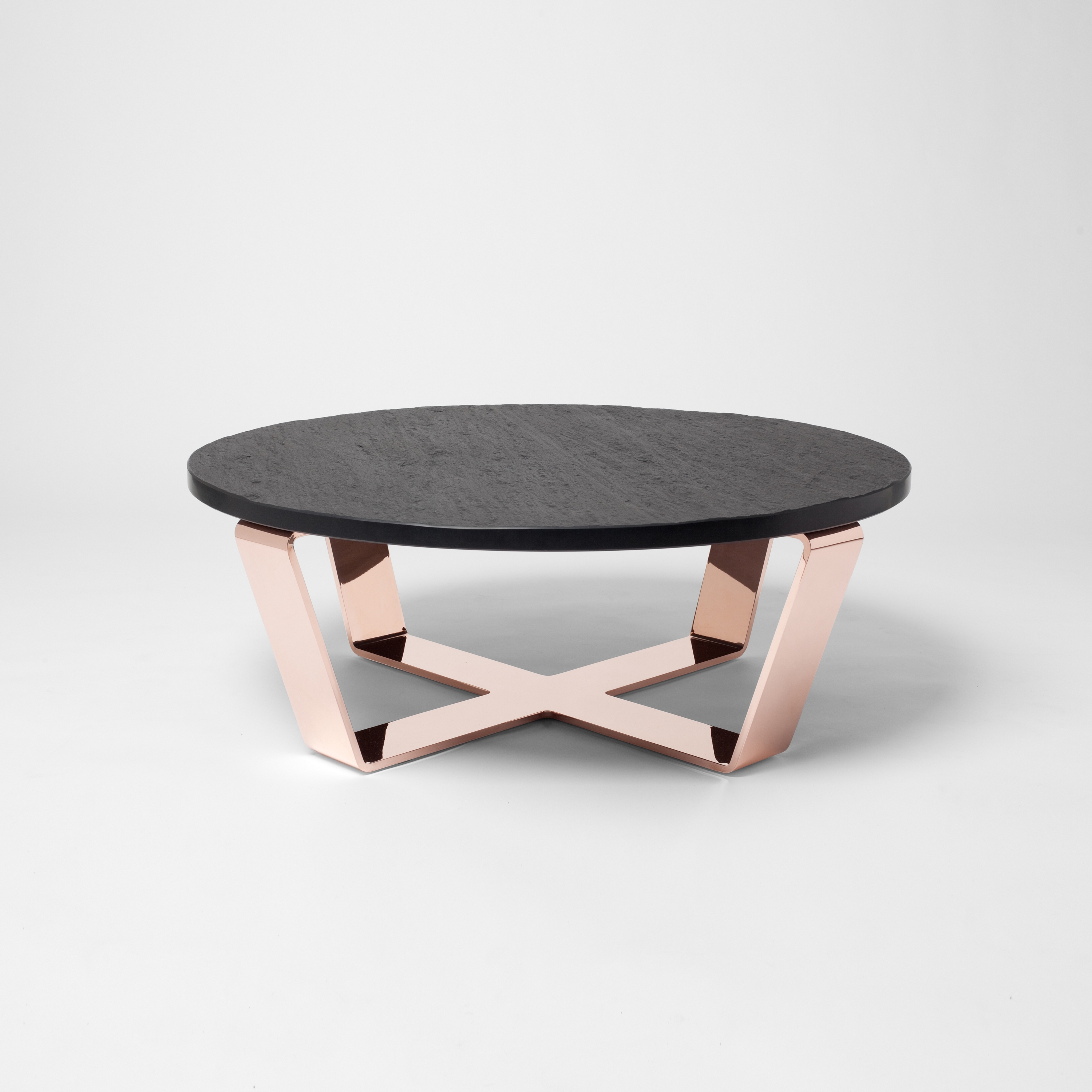 Mostra il prodotto Slate Table Copper Black | Coffeetable del produttore Edition Nikolas Kerl