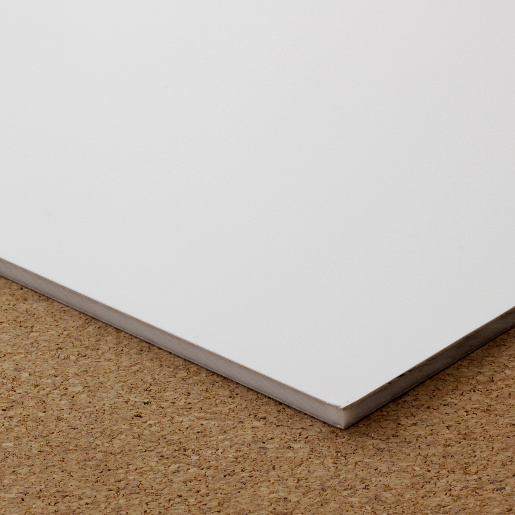 Afficher le produit Aluminium composite, polyester coil coated du fabricant selected by Materials Council