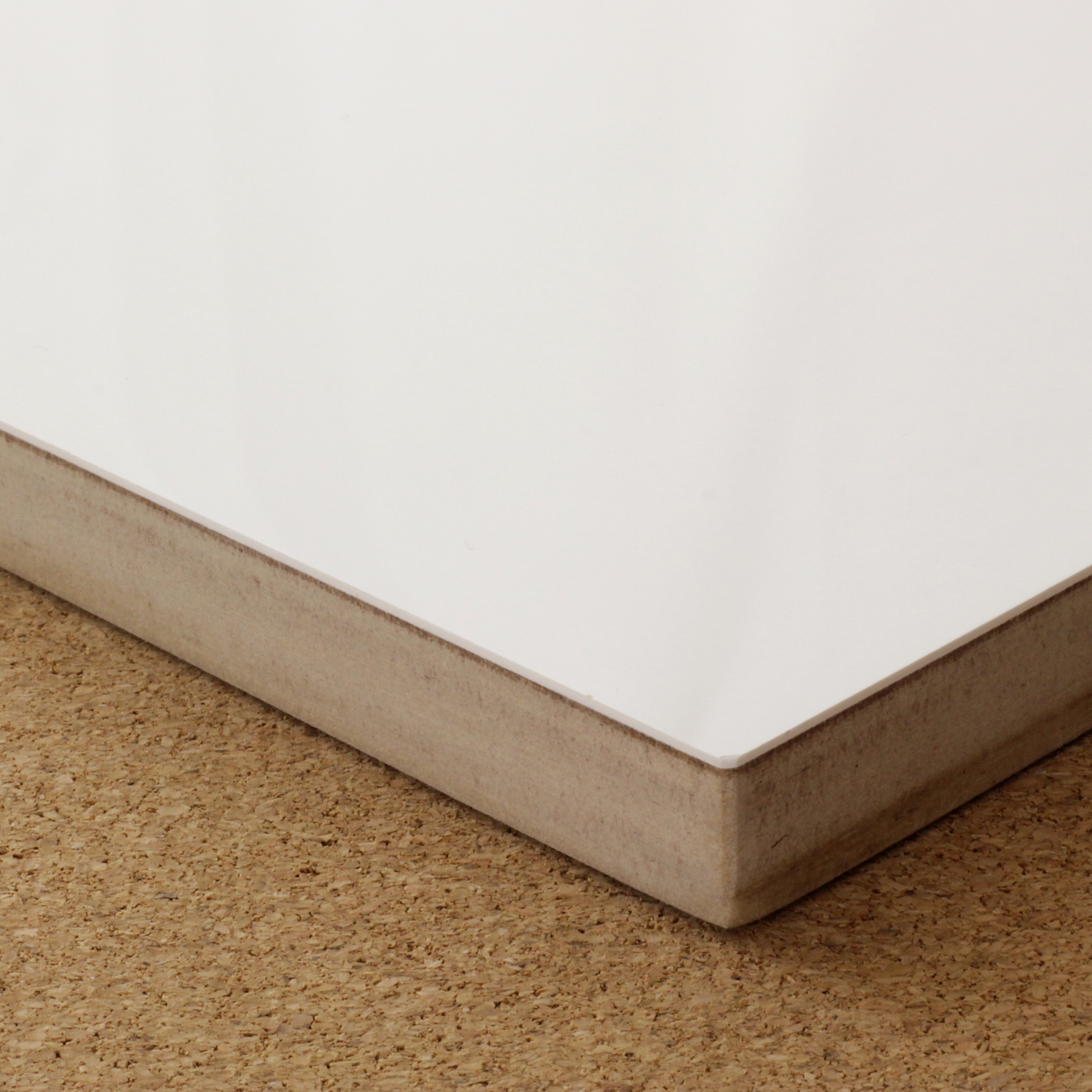 Mostra il prodotto Polyester lacquer, high gloss del produttore selected by Materials Council