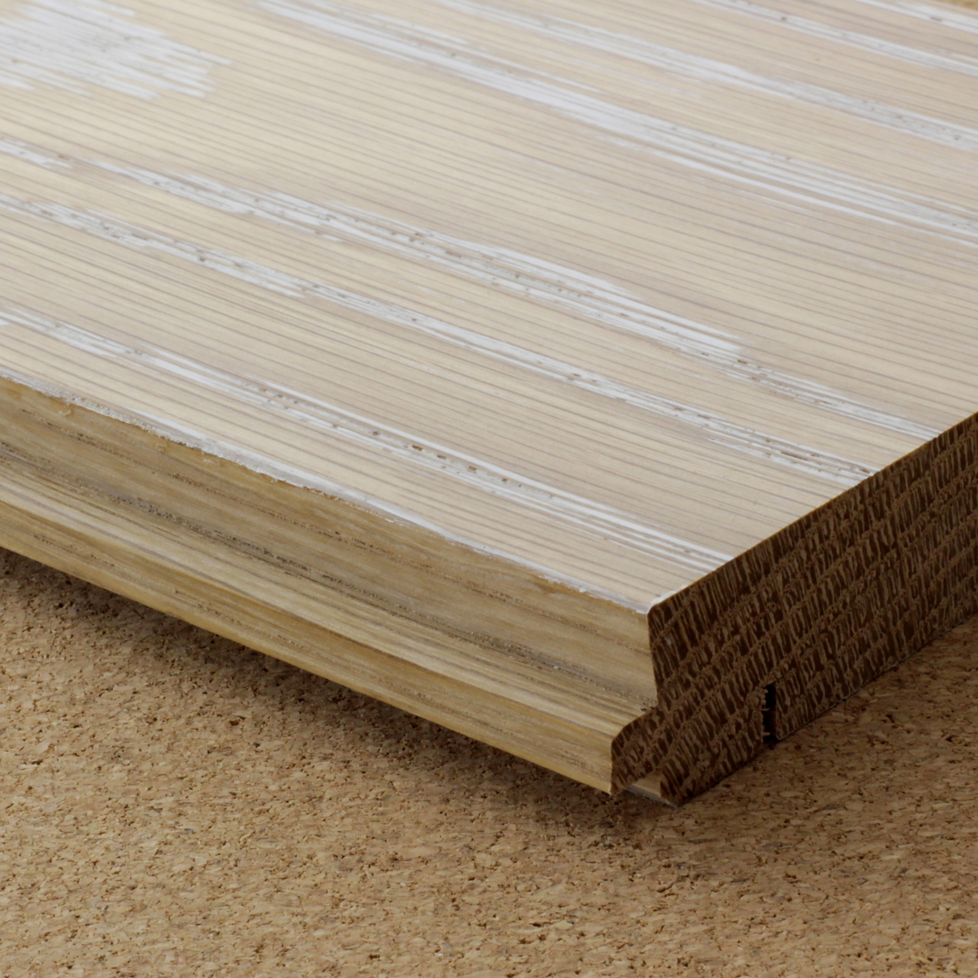 Mostrar el producto Pigmented brushed solid oak flooring del fabricante selected by Materials Council