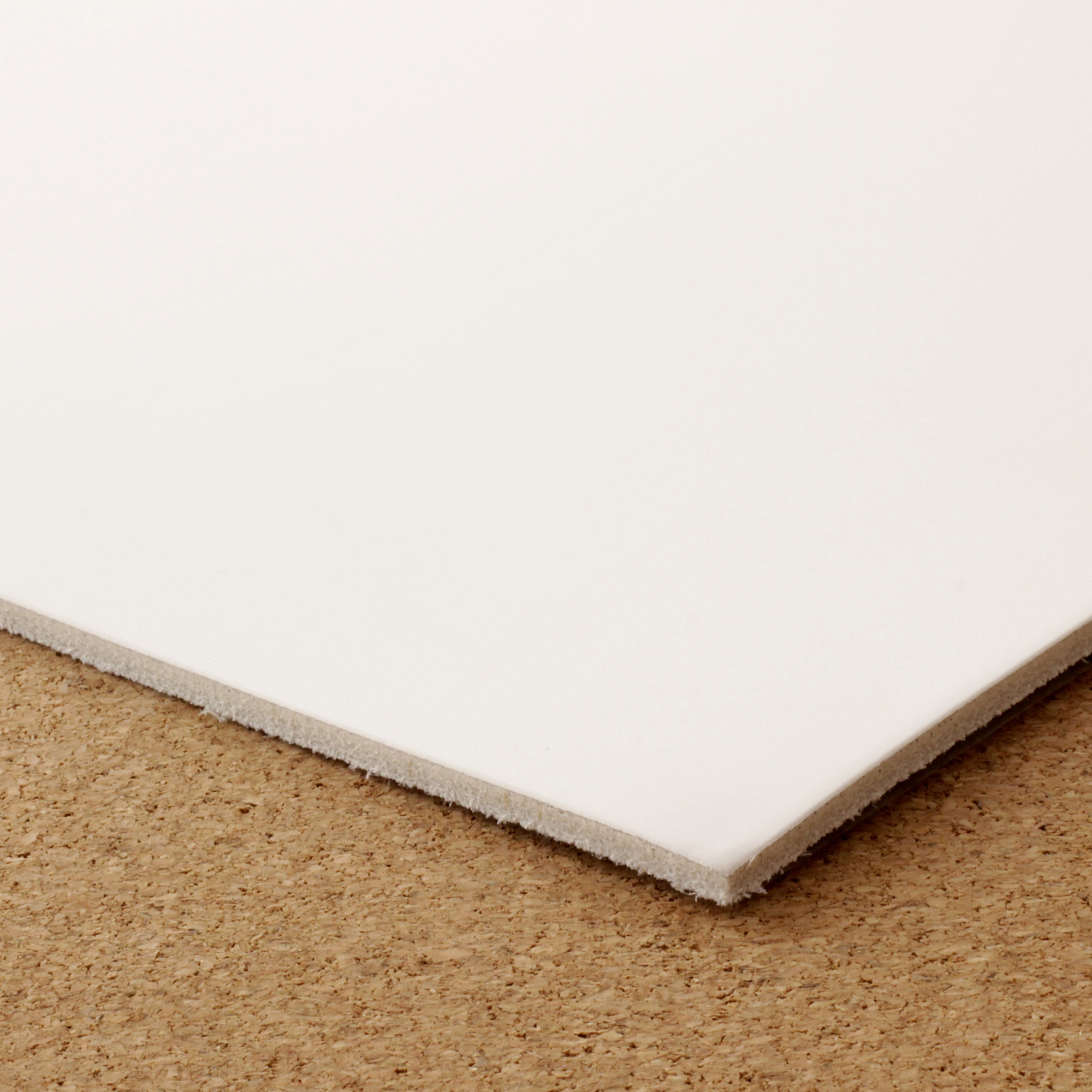 Mostra il prodotto Belting leather, plain del produttore selected by Materials Council