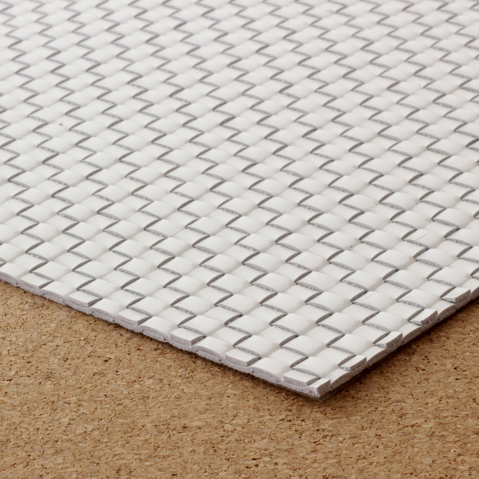 Mostra il prodotto Woven leather, pearlized del produttore selected by Materials Council