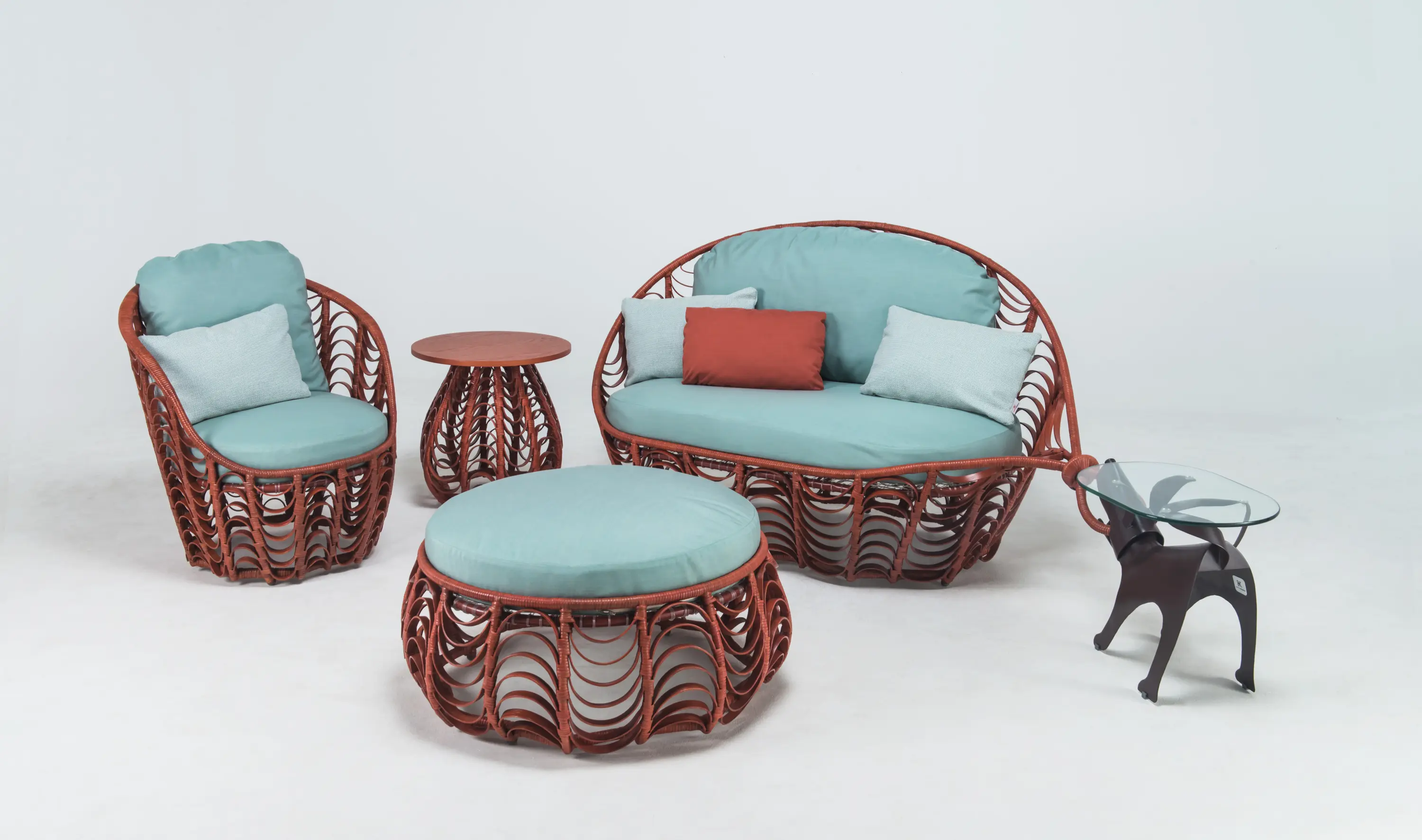 Kenneth Cobonpue - Lasso Ottoman