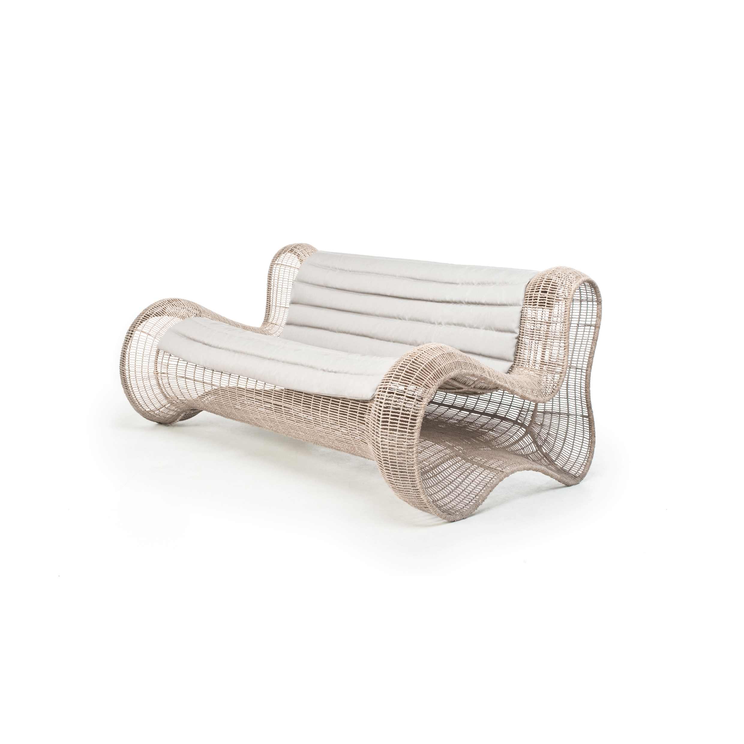 Produkt Pigalle Loveseat des Herstellers Kenneth Cobonpue anzeigen