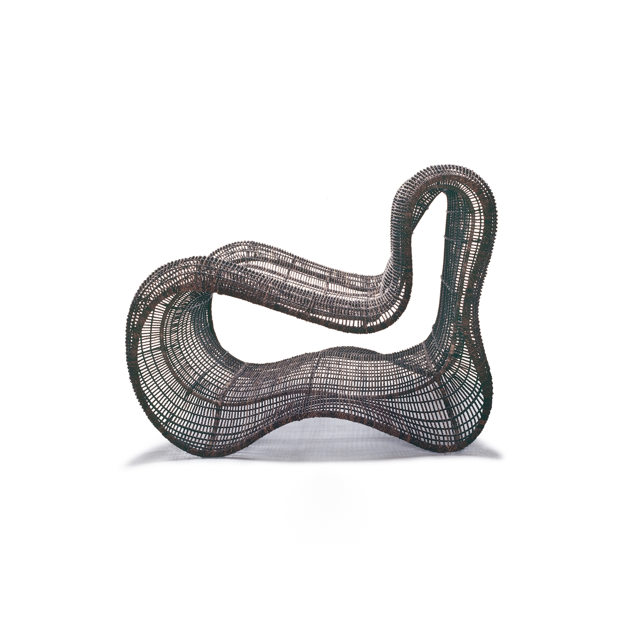 Produkt Pigalle Easy Armchair des Herstellers Kenneth Cobonpue anzeigen