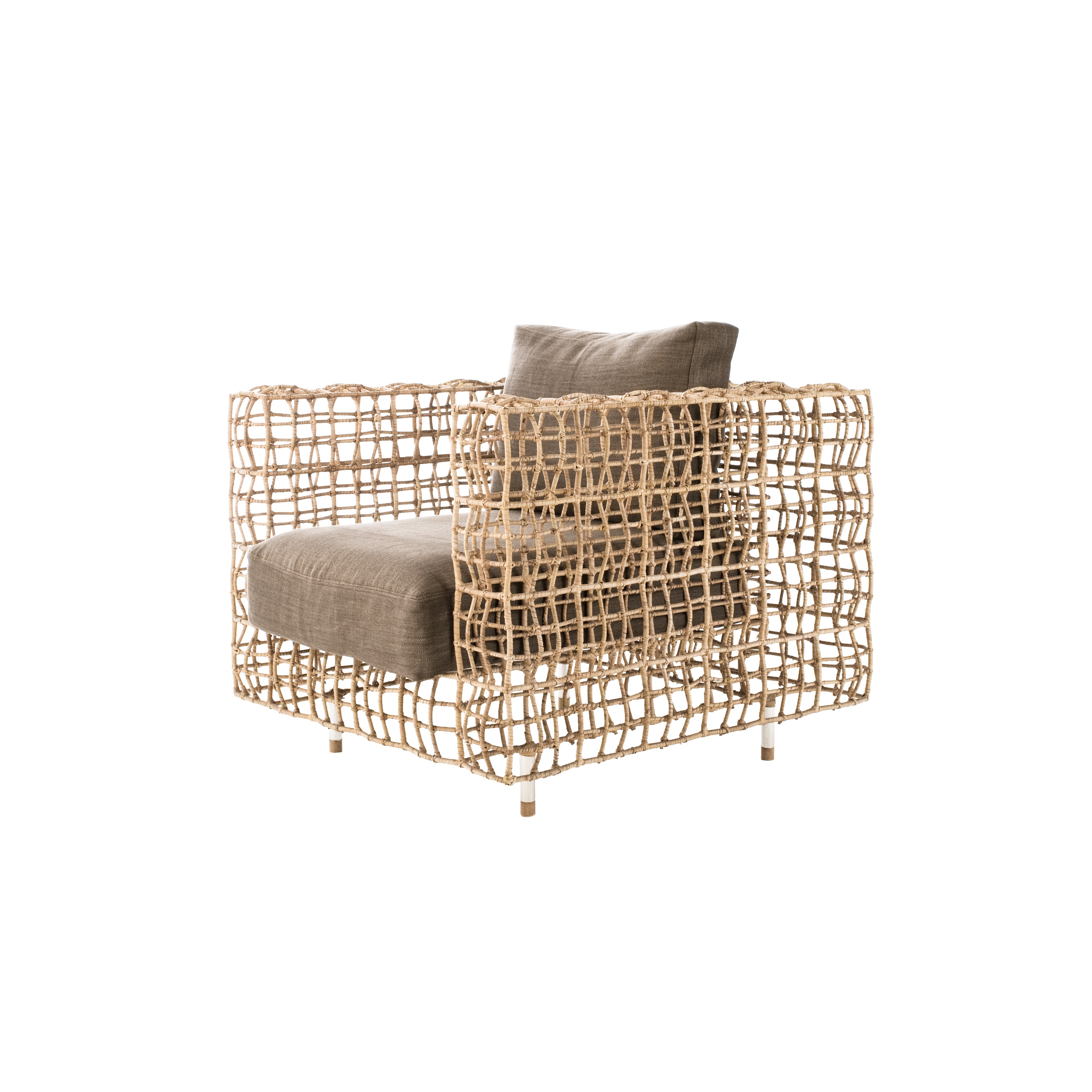 Vertoon produk Yin & Yang Easy Armchair van vervaardiger Kenneth Cobonpue