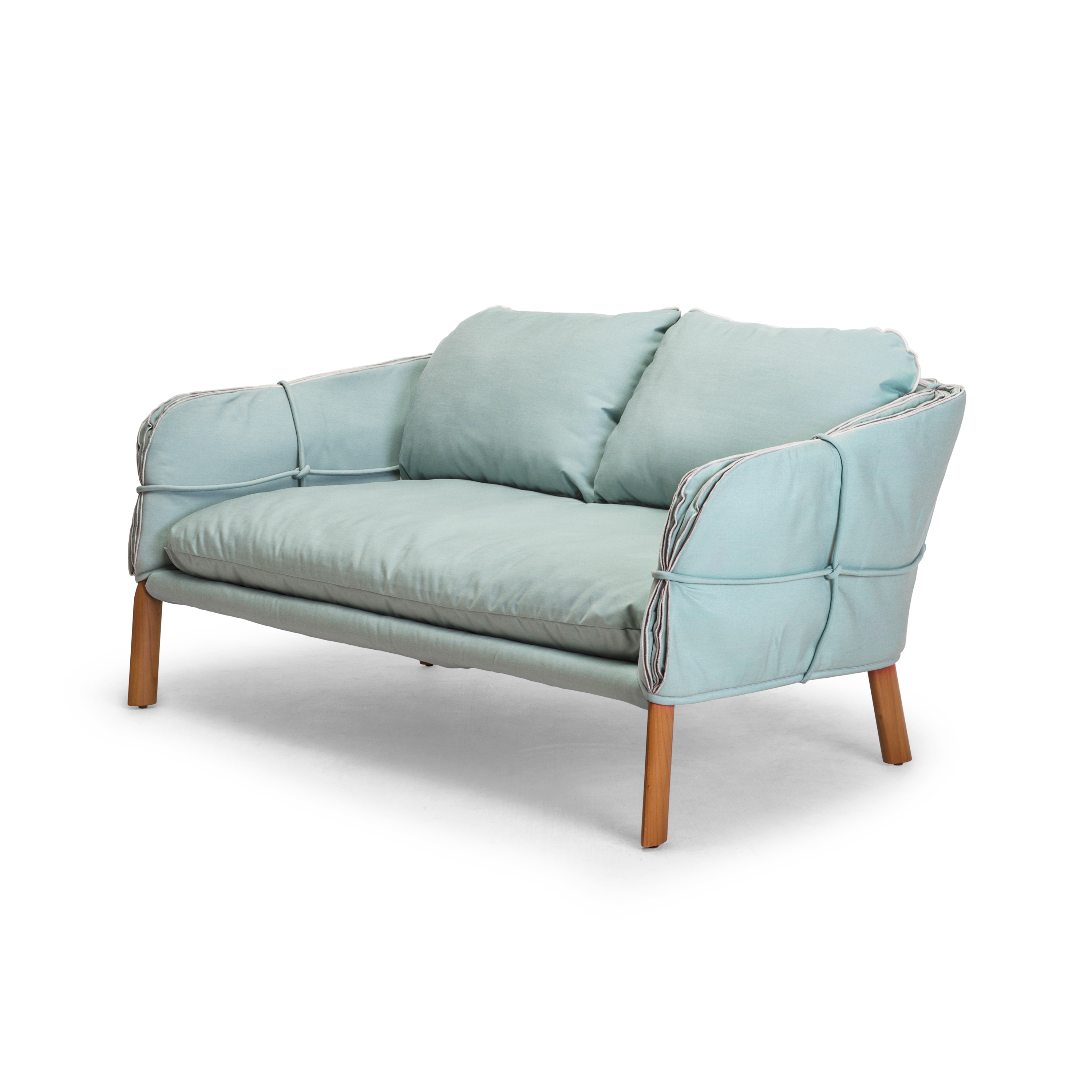 Mostra il prodotto Parchment Loveseat del produttore Kenneth Cobonpue