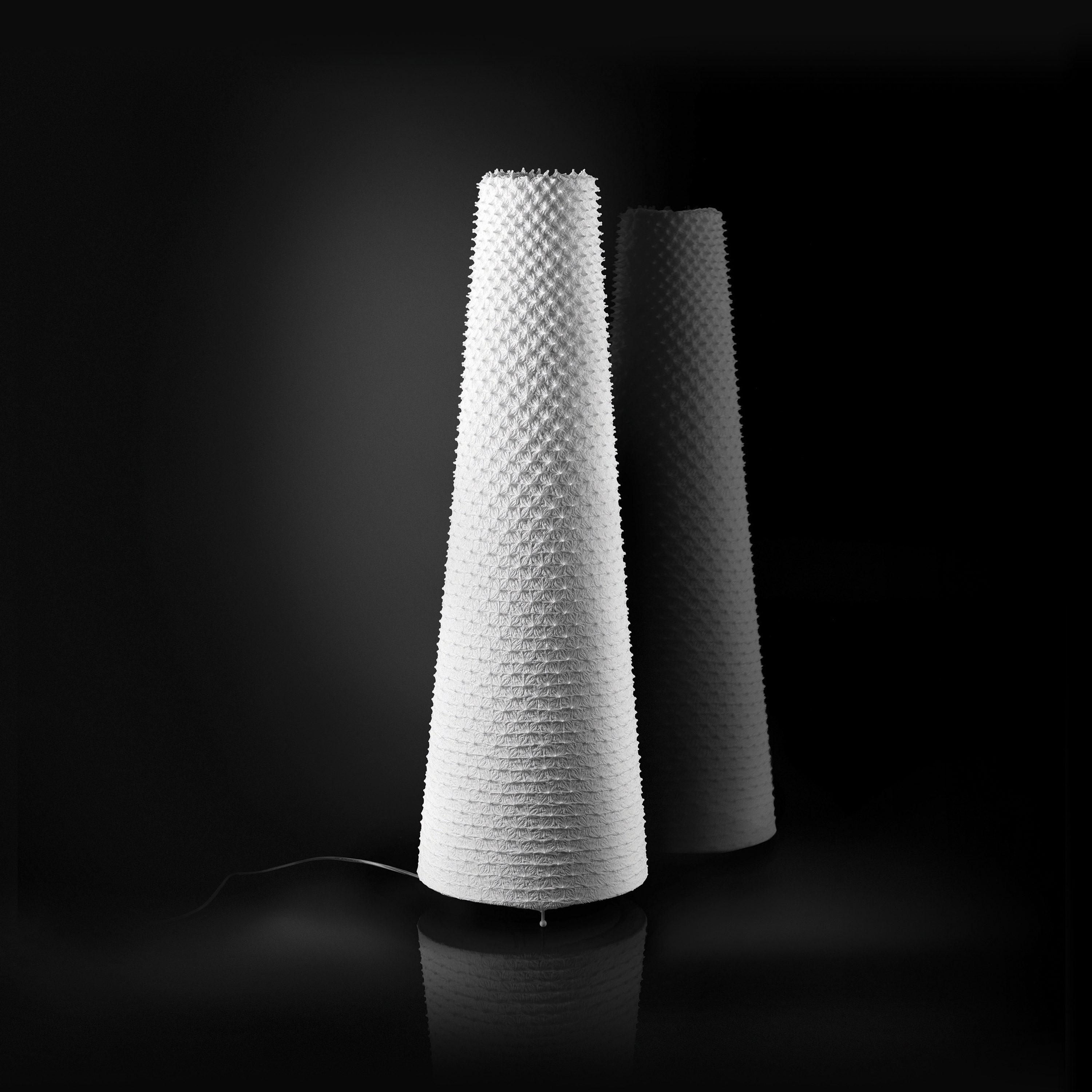 Mostrar el producto Kazan Floor lamp del fabricante Suzusan