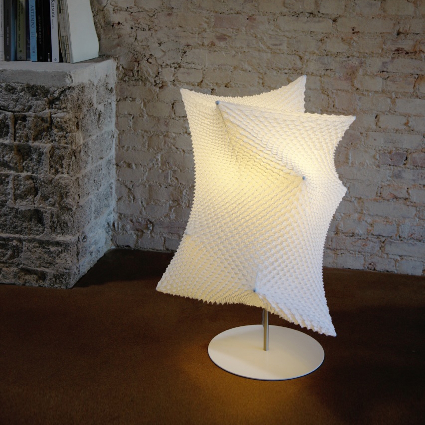 Mostra il prodotto Kessho Floor lamp del produttore Suzusan