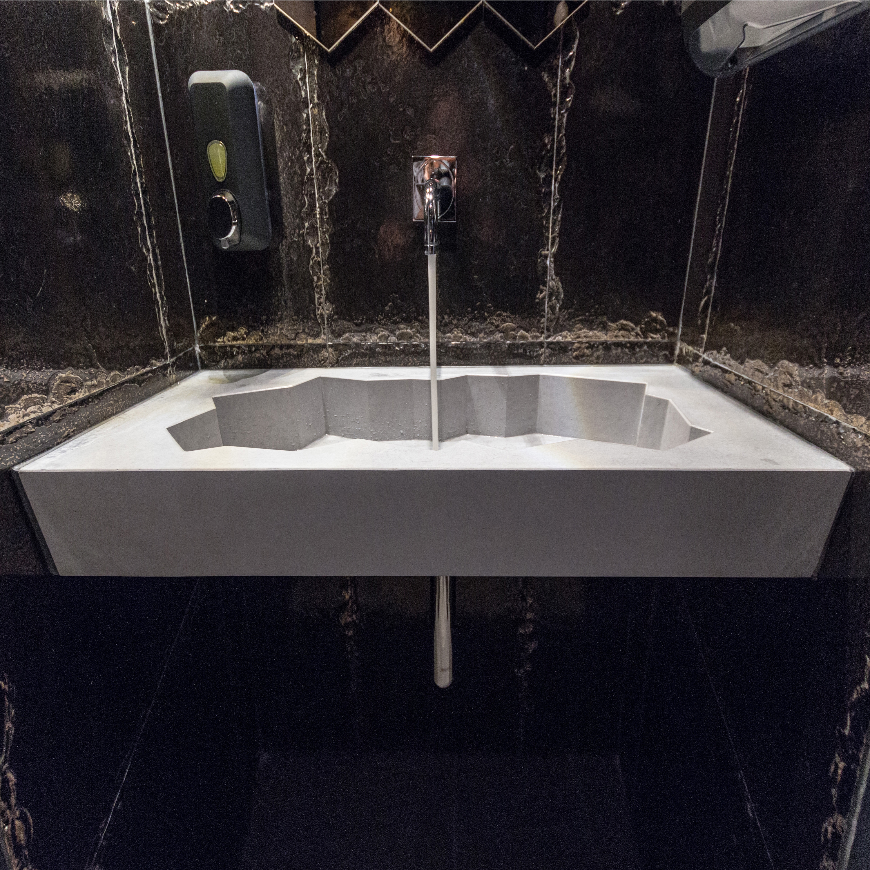 Produkt Sink des Herstellers IVANKA anzeigen
