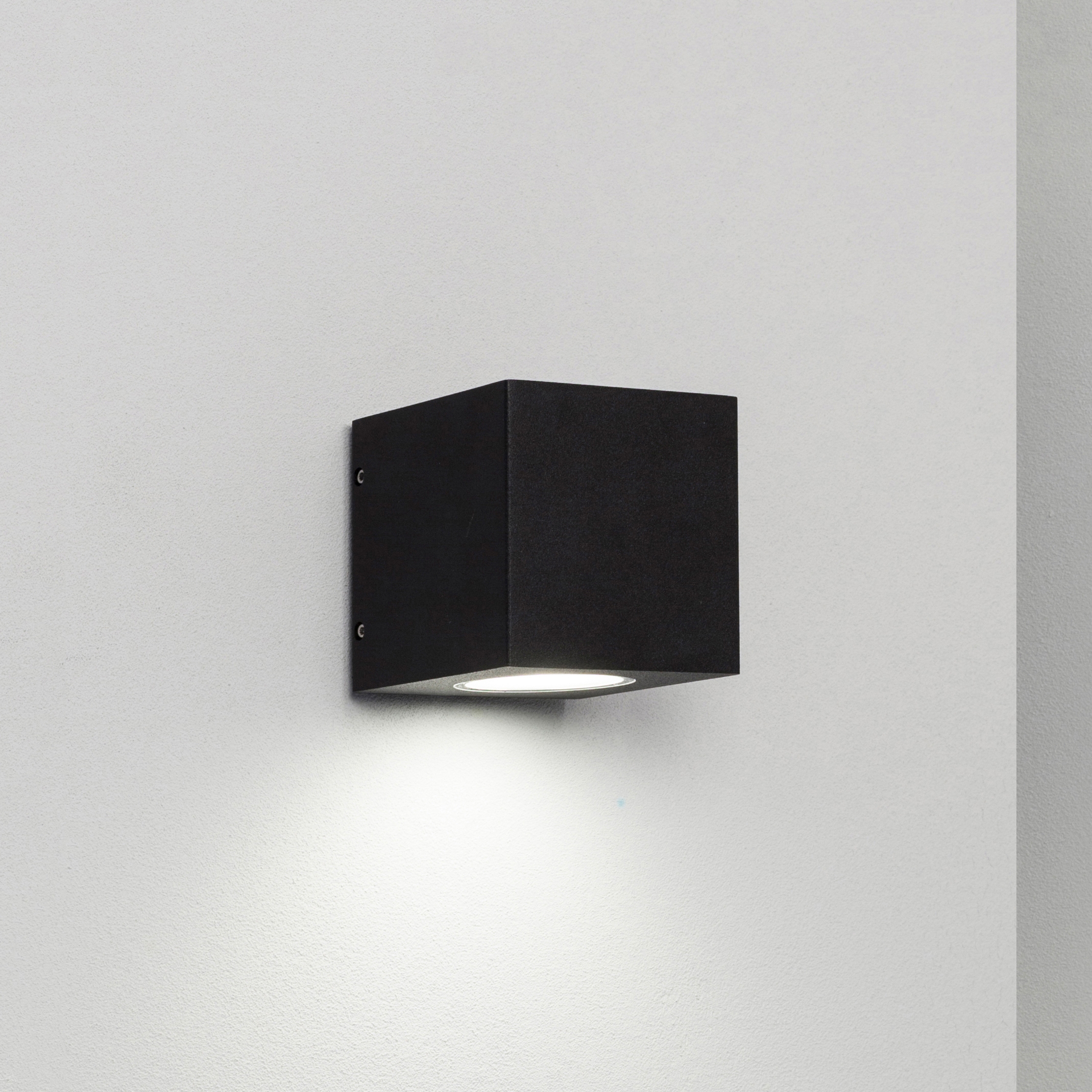 Display product Cube Frosted Black from manufacturer Dexter
