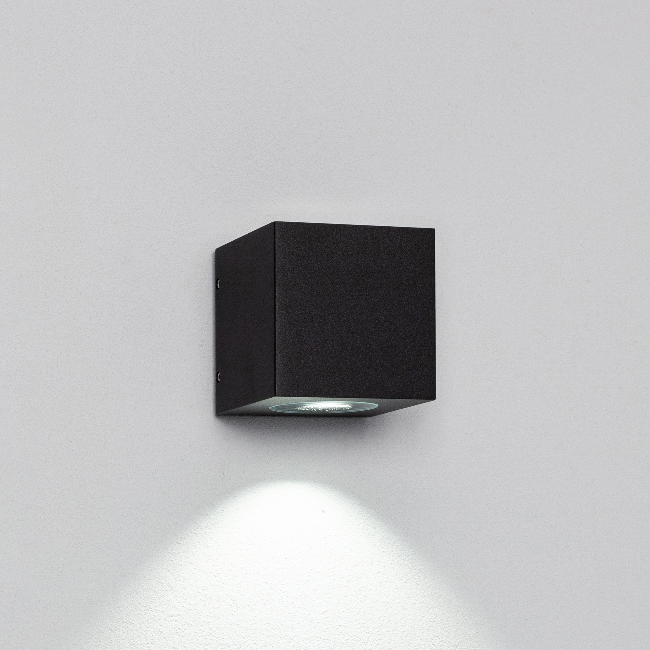 Display product Cube Black from manufacturer Dexter
