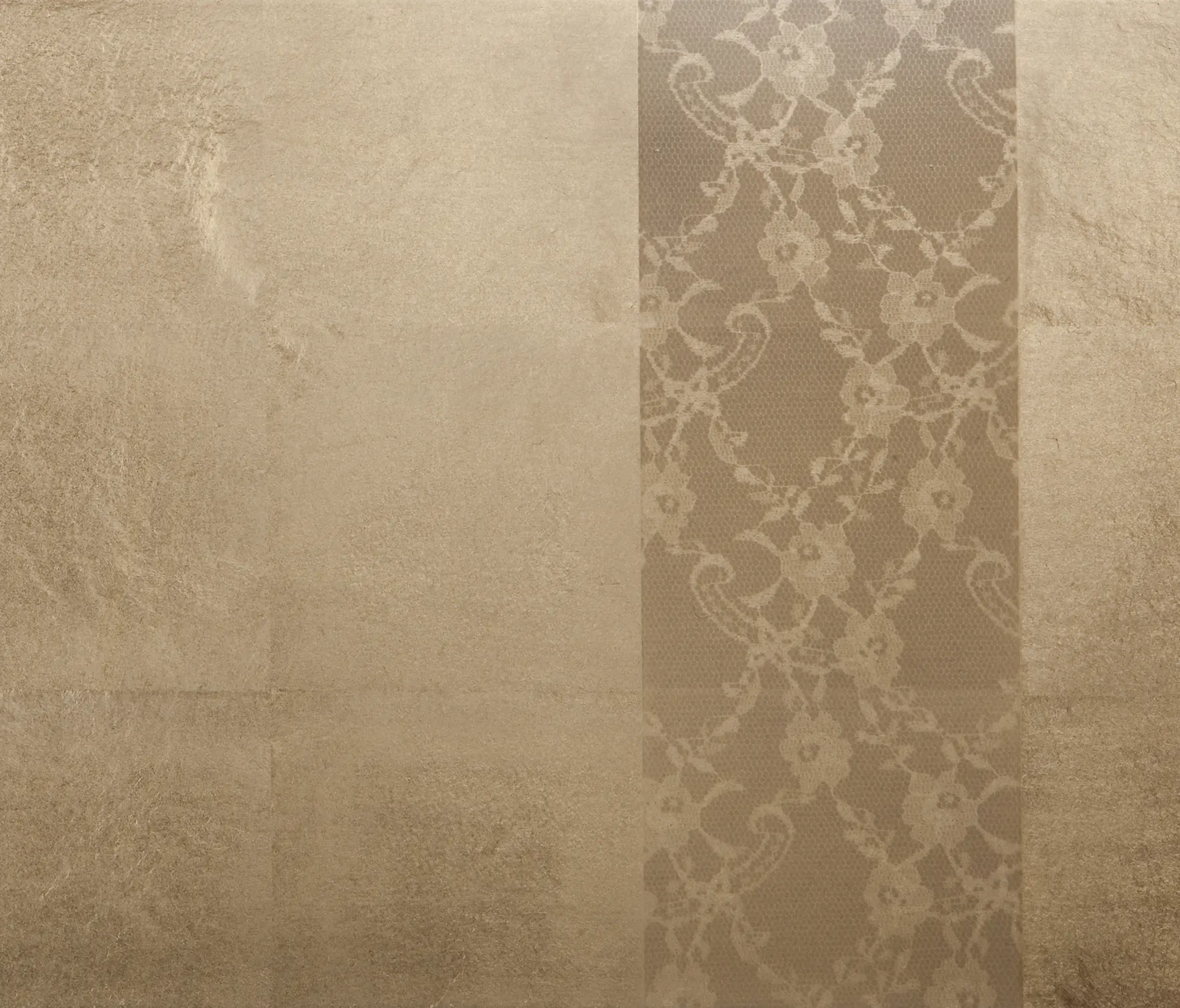 VEROB - Leaf metal allocation | layered grid with satined frieze