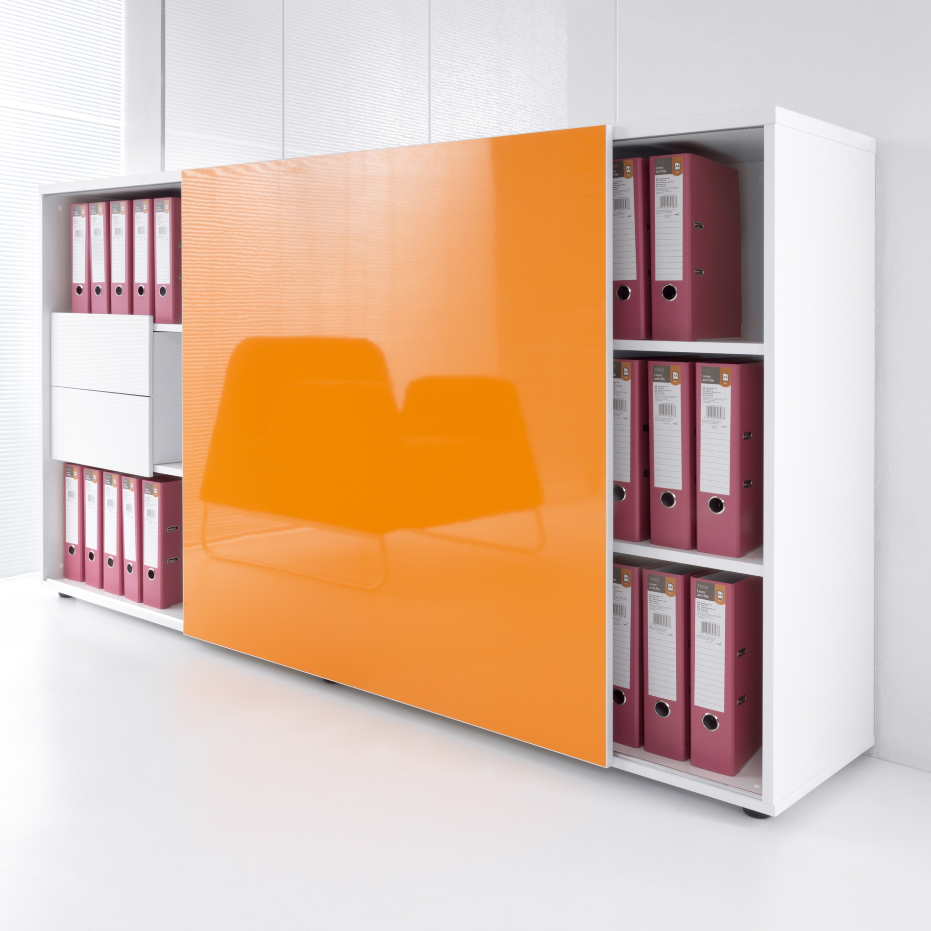 Mostrar el producto Gloss del fabricante MDD