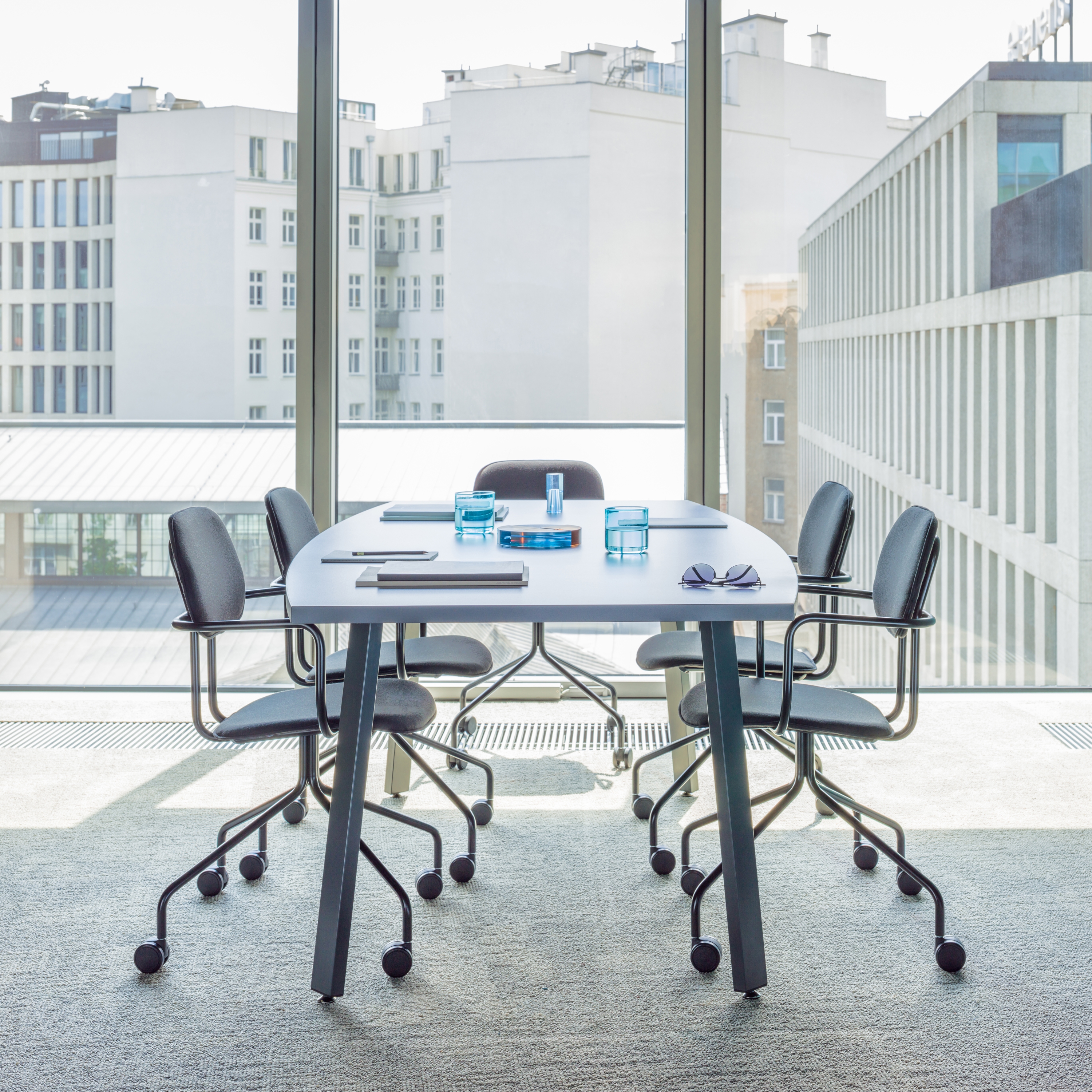 Mostrar el producto Conference Table del fabricante MDD