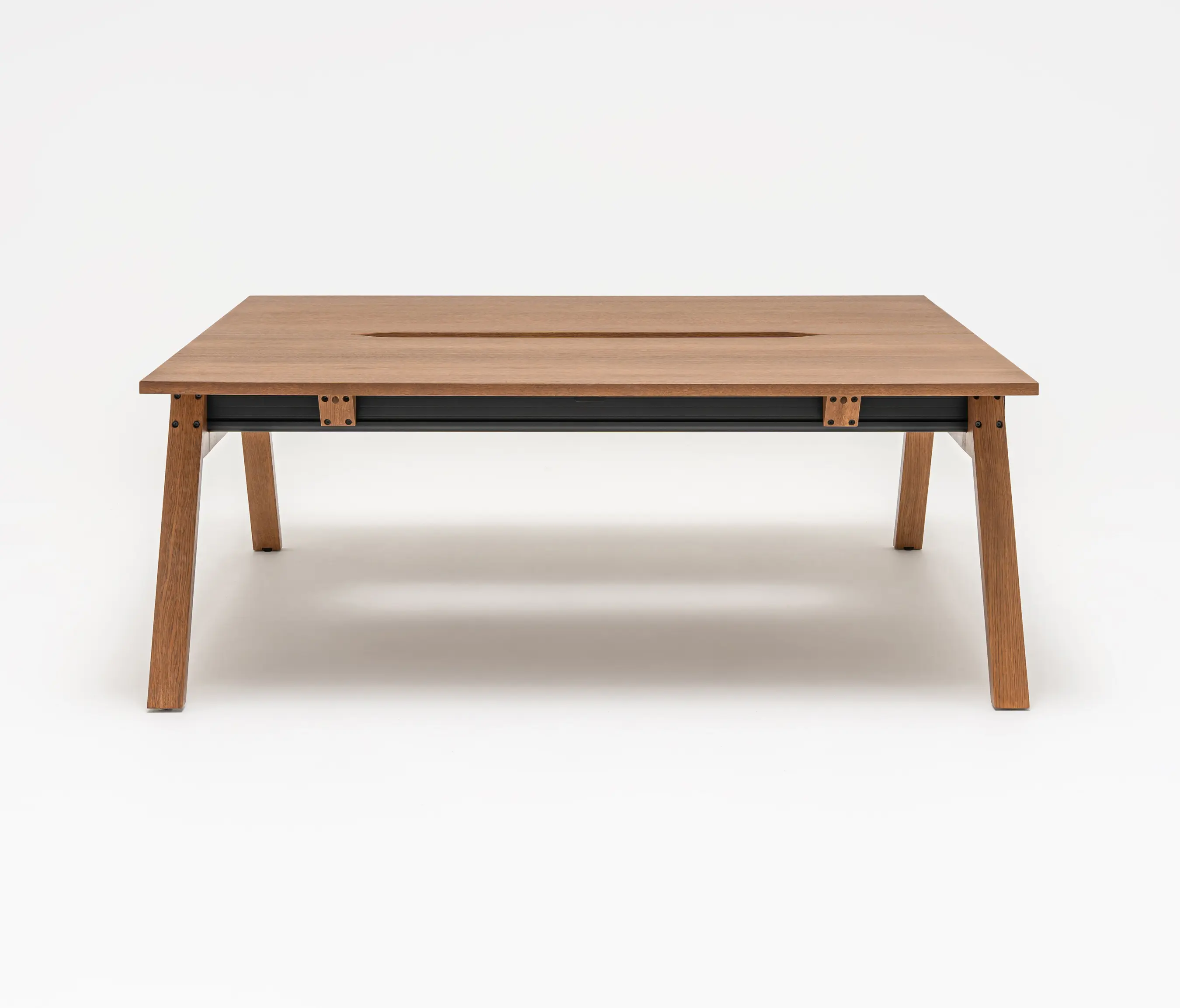 MDD - Viga Bench Desk