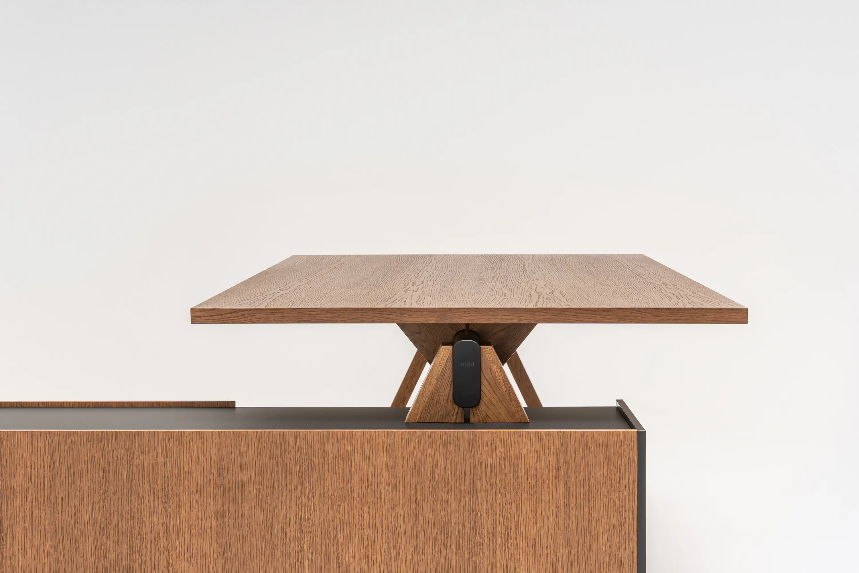 MDD - Viga Executive Desk