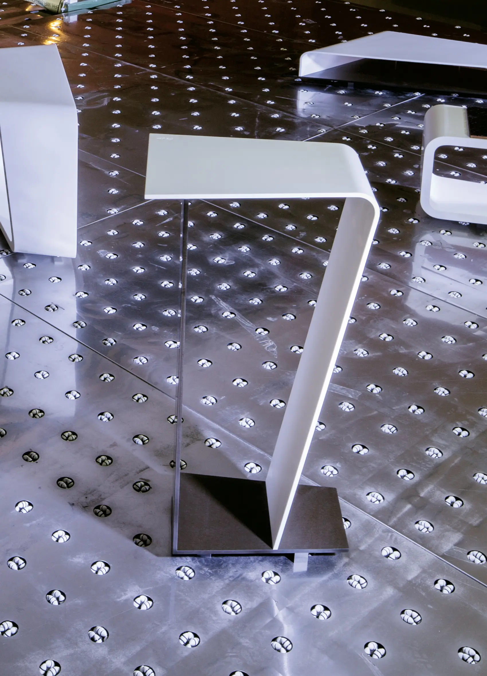 GLAD, Guy Lafranchi - GL3B Stand Desk