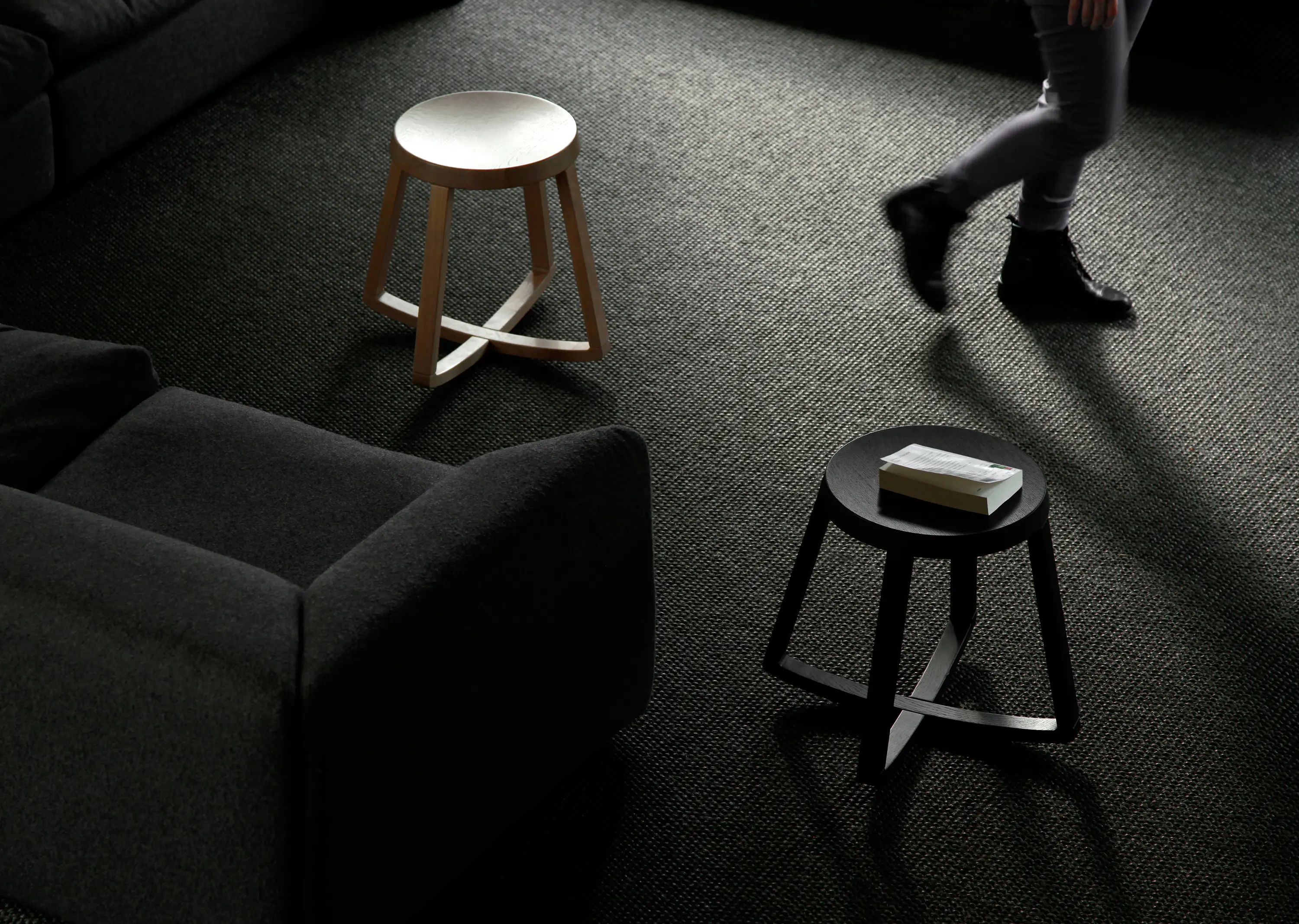 OBJEKTEN - Monarchy Stool