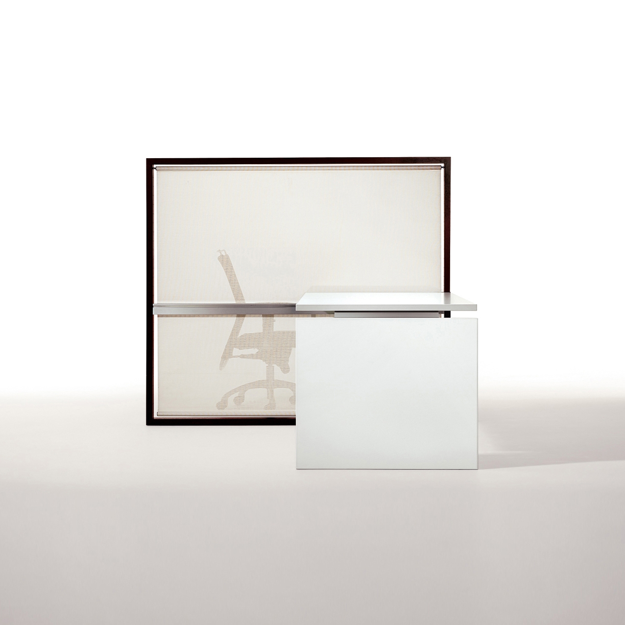Aire Table & Screen