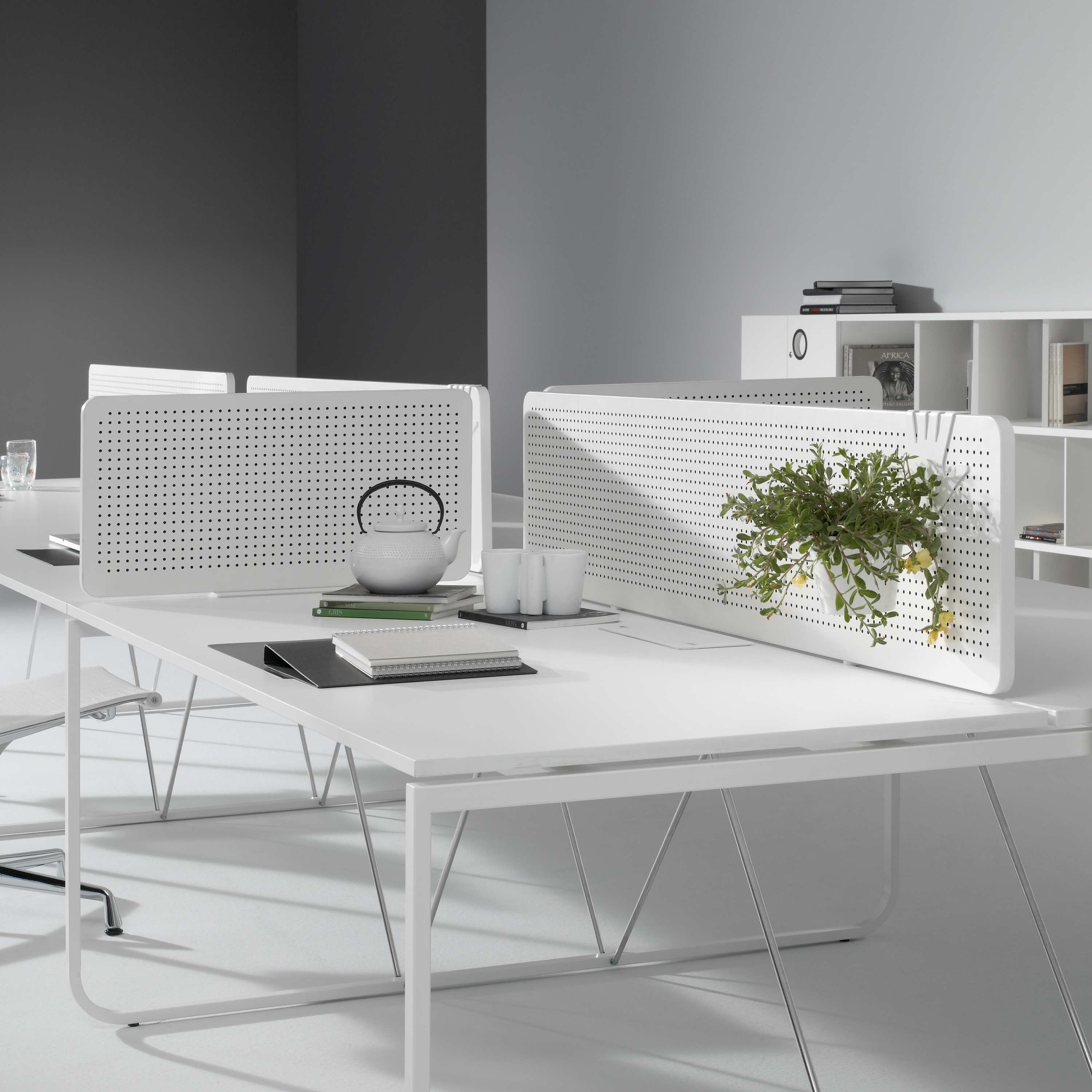 Display product K2 I K3 Workstation with screens from manufacturer ARIDI