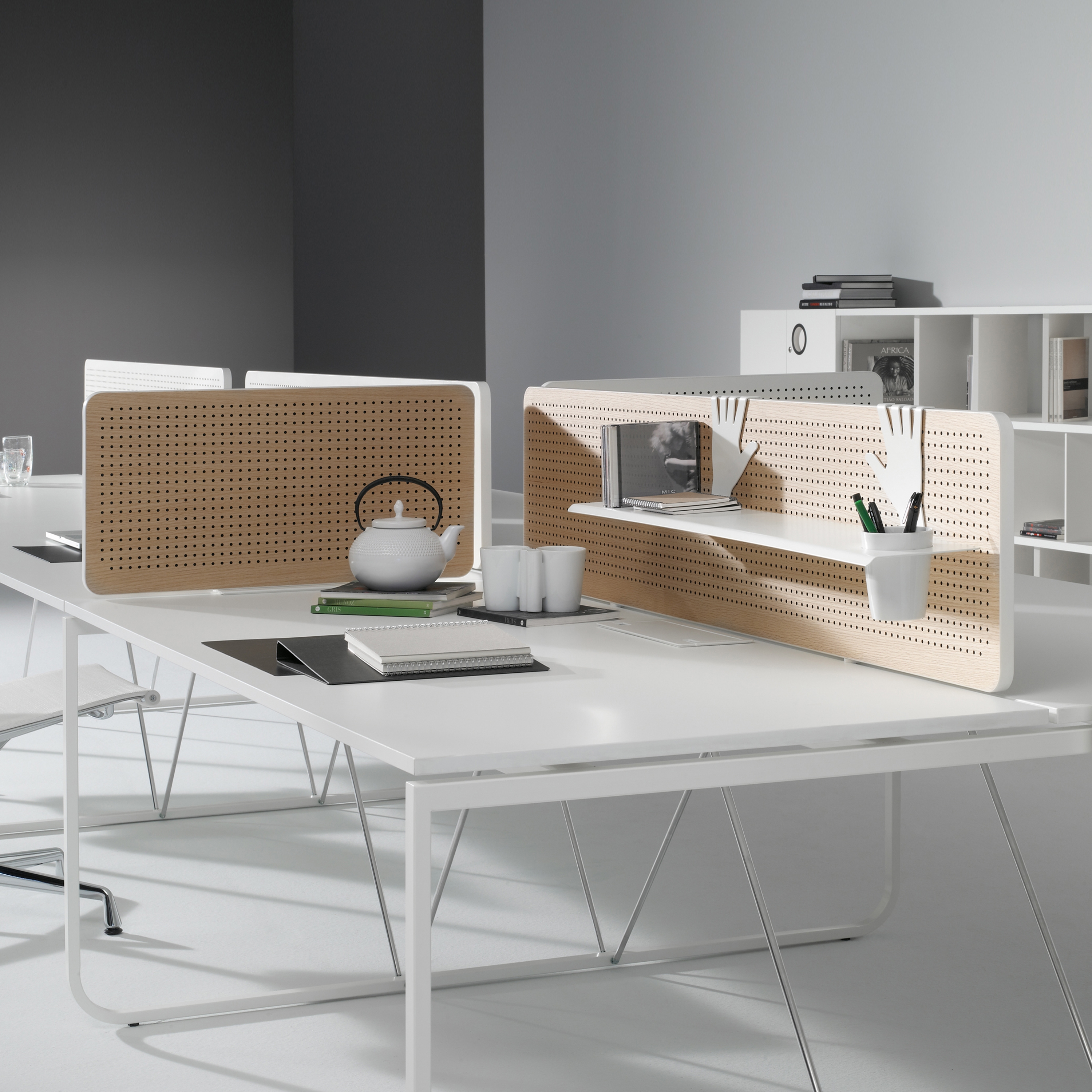 Display product K2 I K3 Workstation with screens from manufacturer ARIDI