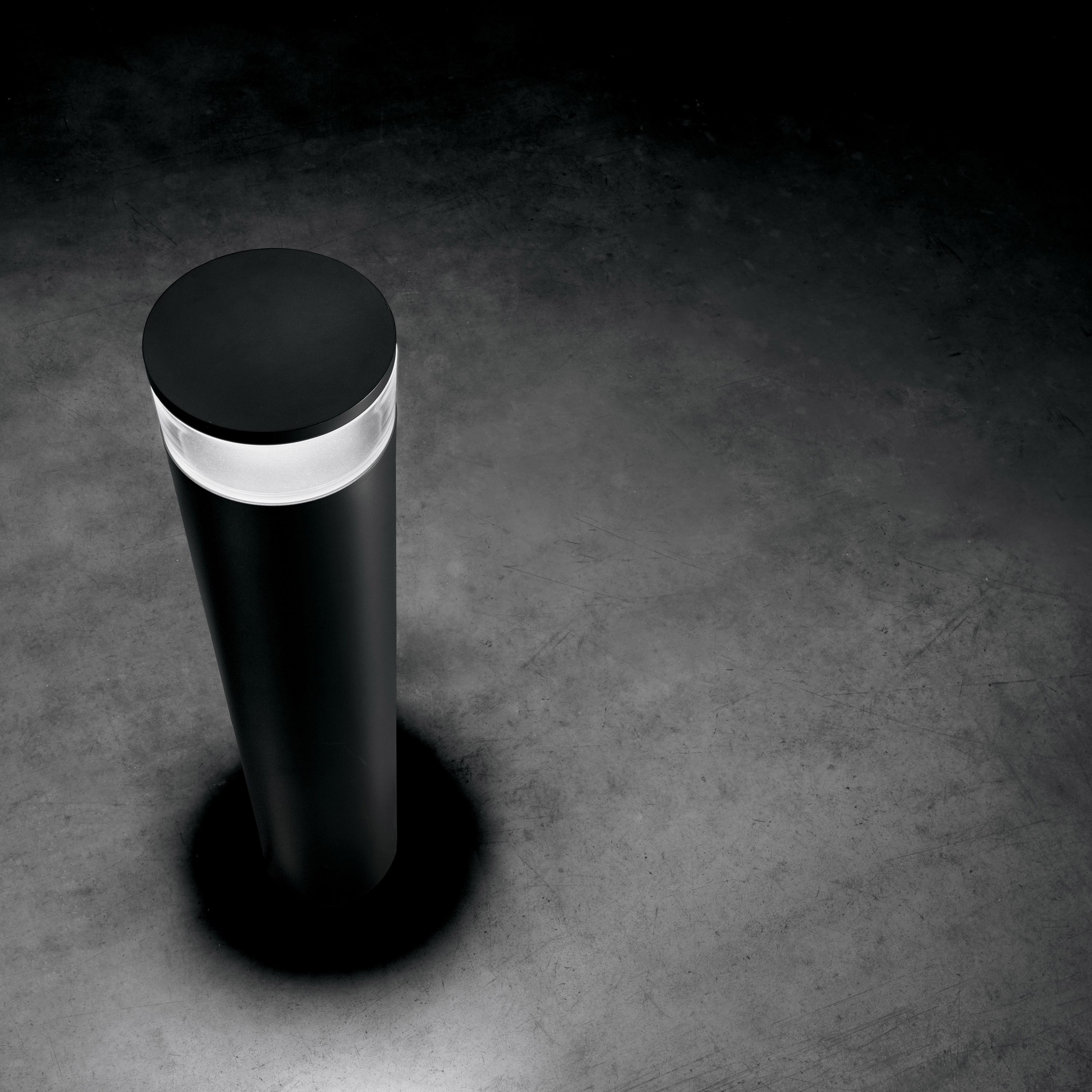 Bollard & Pole | Professional