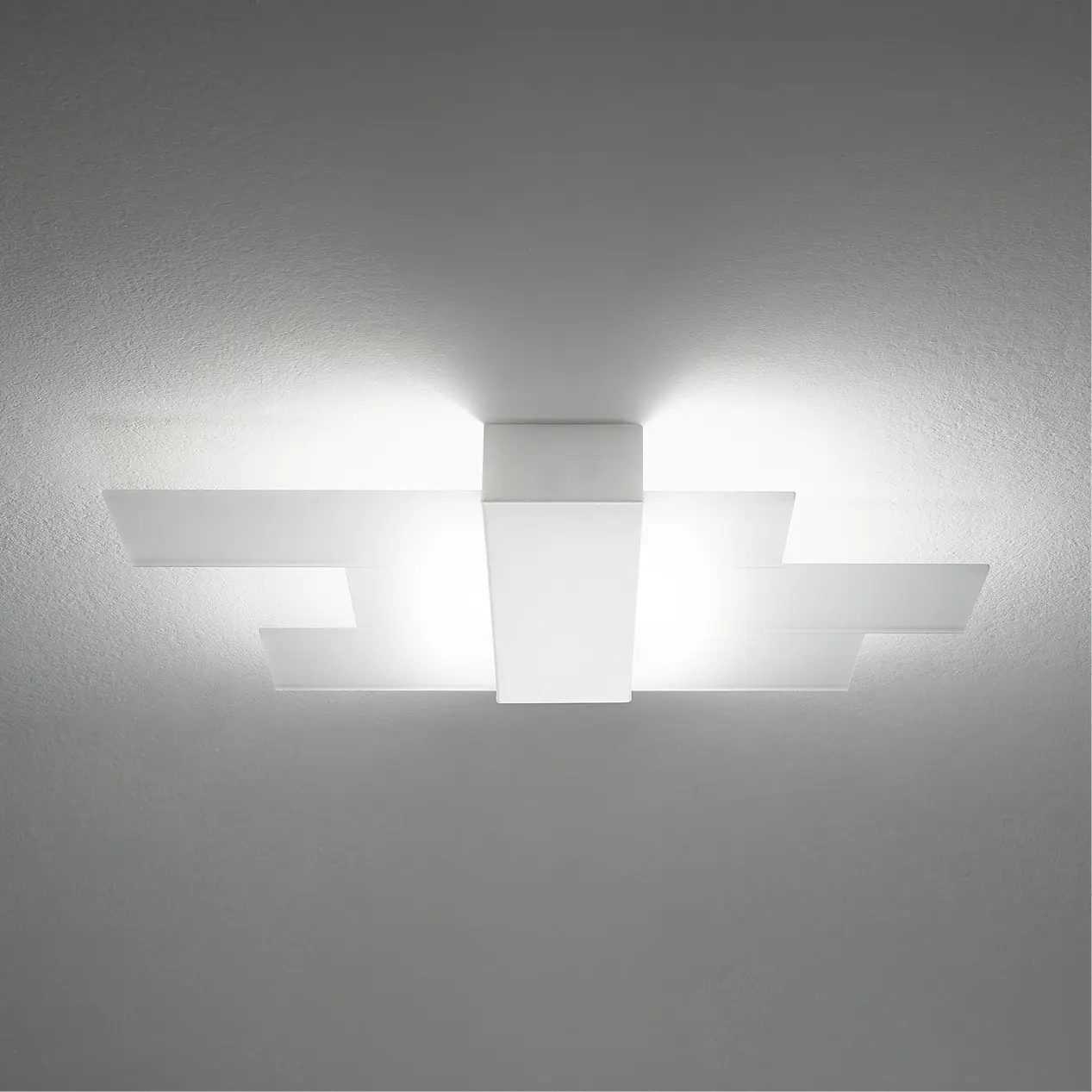 Linea Light Group - Triad_S