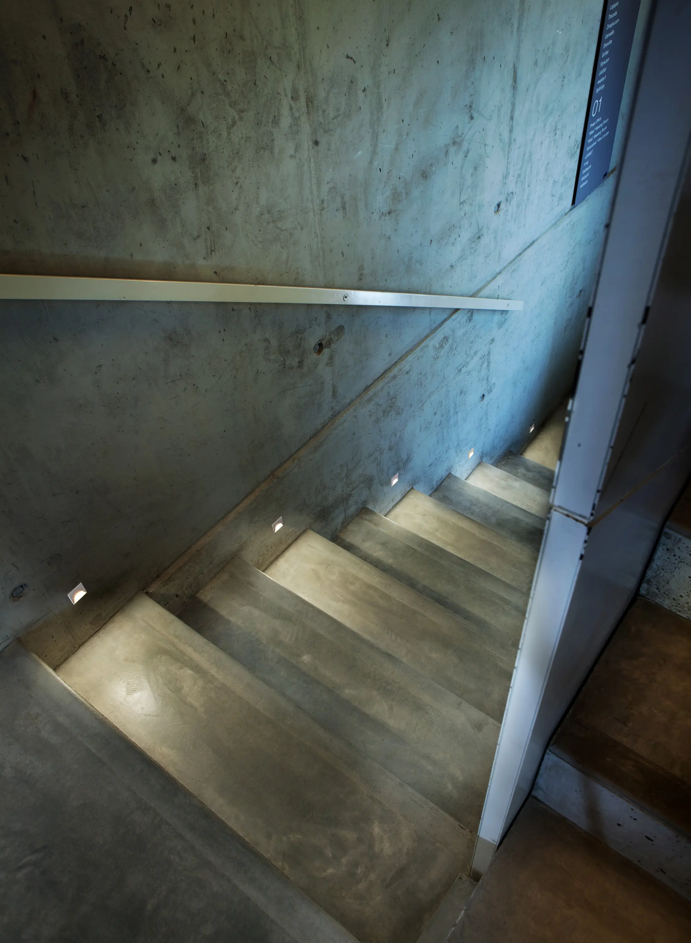 Linea Light Group - Envelope_1