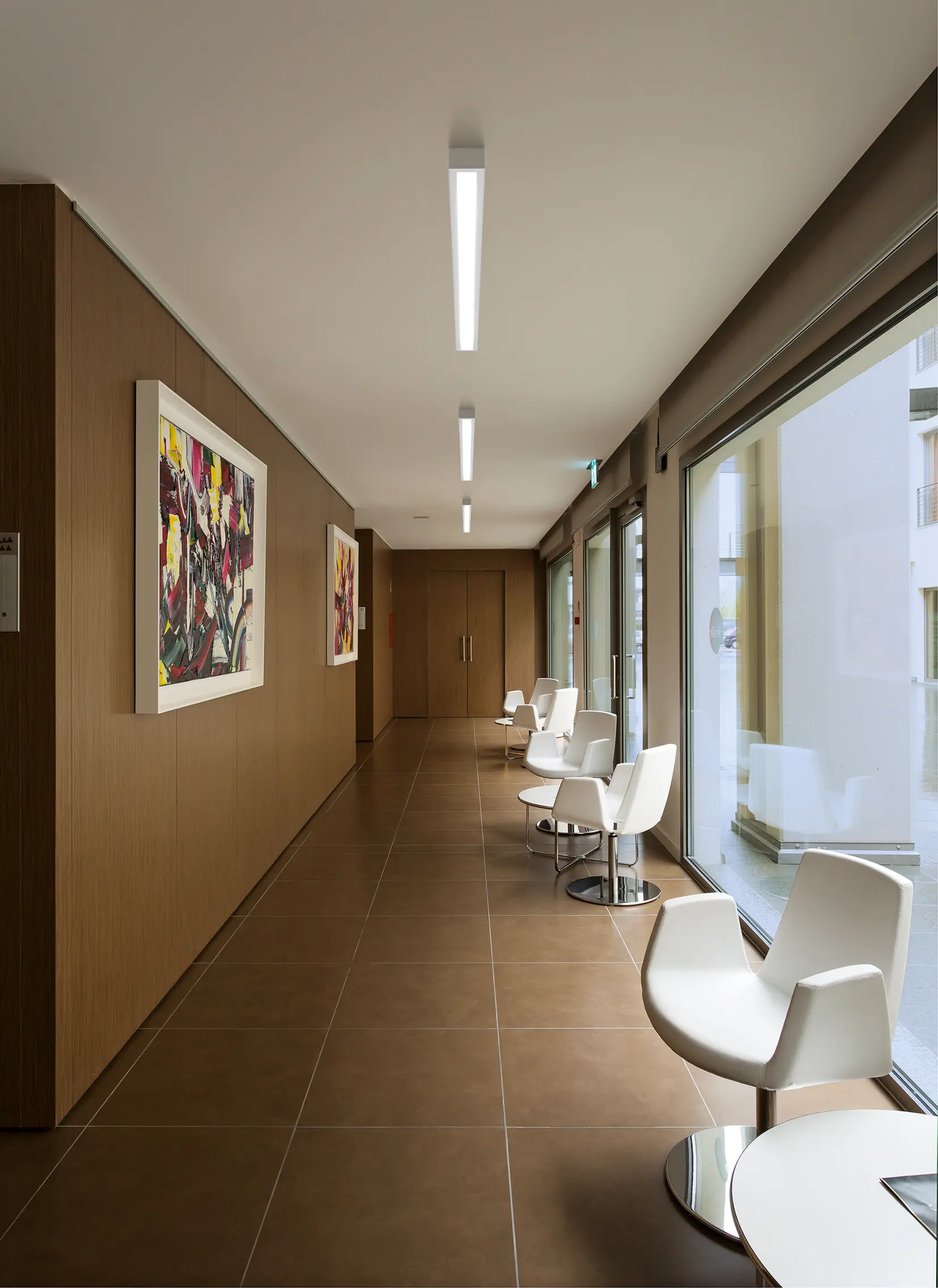 gallery-slide-0