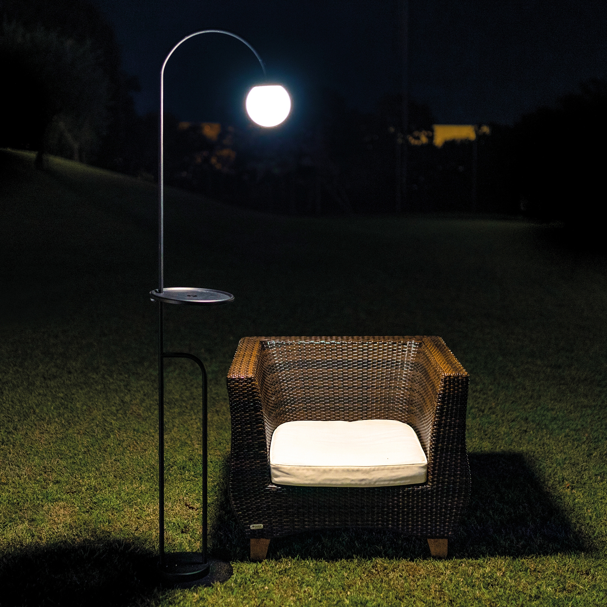 Mostrar el producto Butler del fabricante Linea Light Group