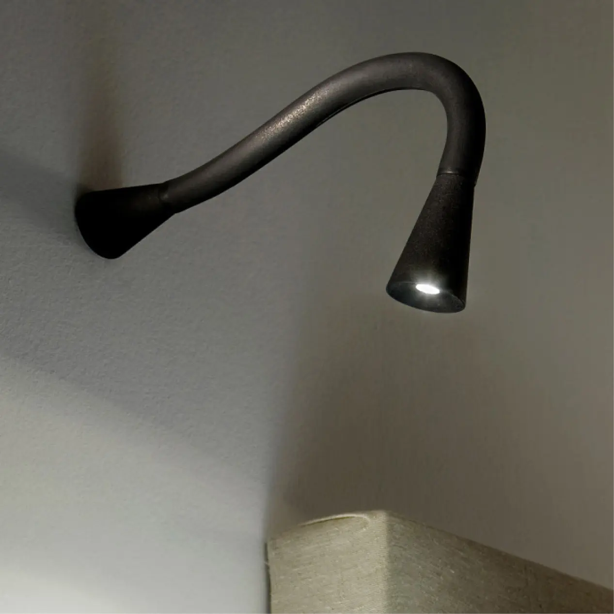 Linea Light Group - Snake_W3