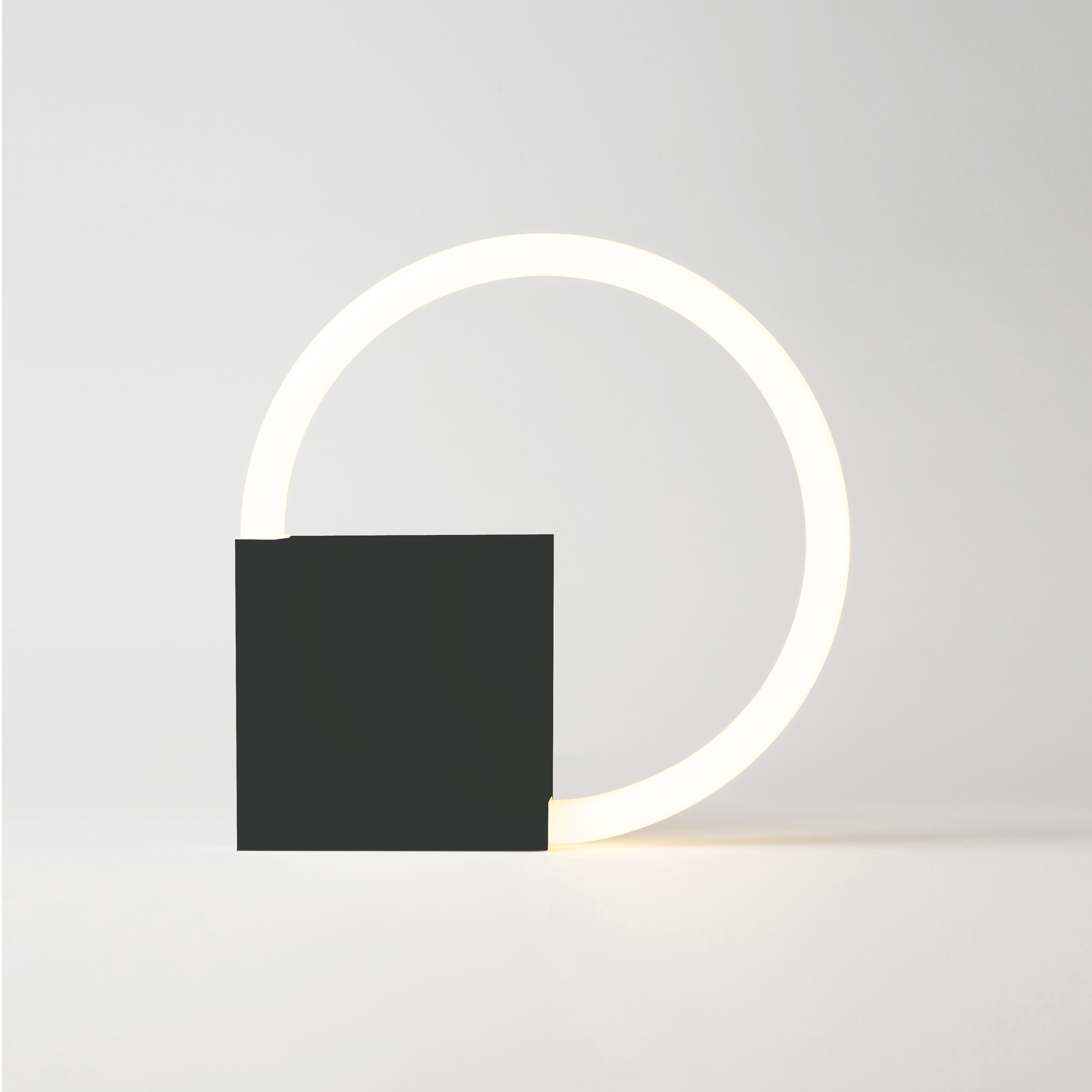 Mostra il prodotto Cirkellamp Black del produttore boops lighting