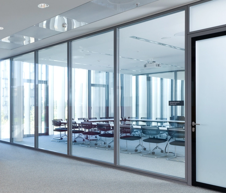Strahle SYSTEM 2000 - Trennwandsysteme von Strähle | Architonic