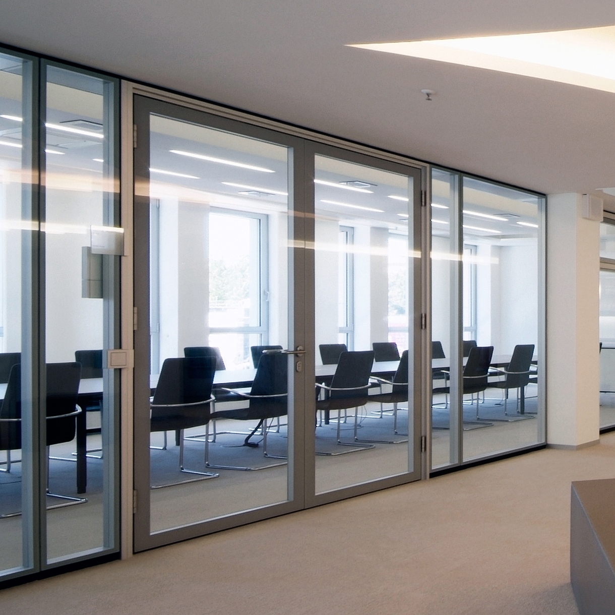 Display product System 2300 from manufacturer Strähle