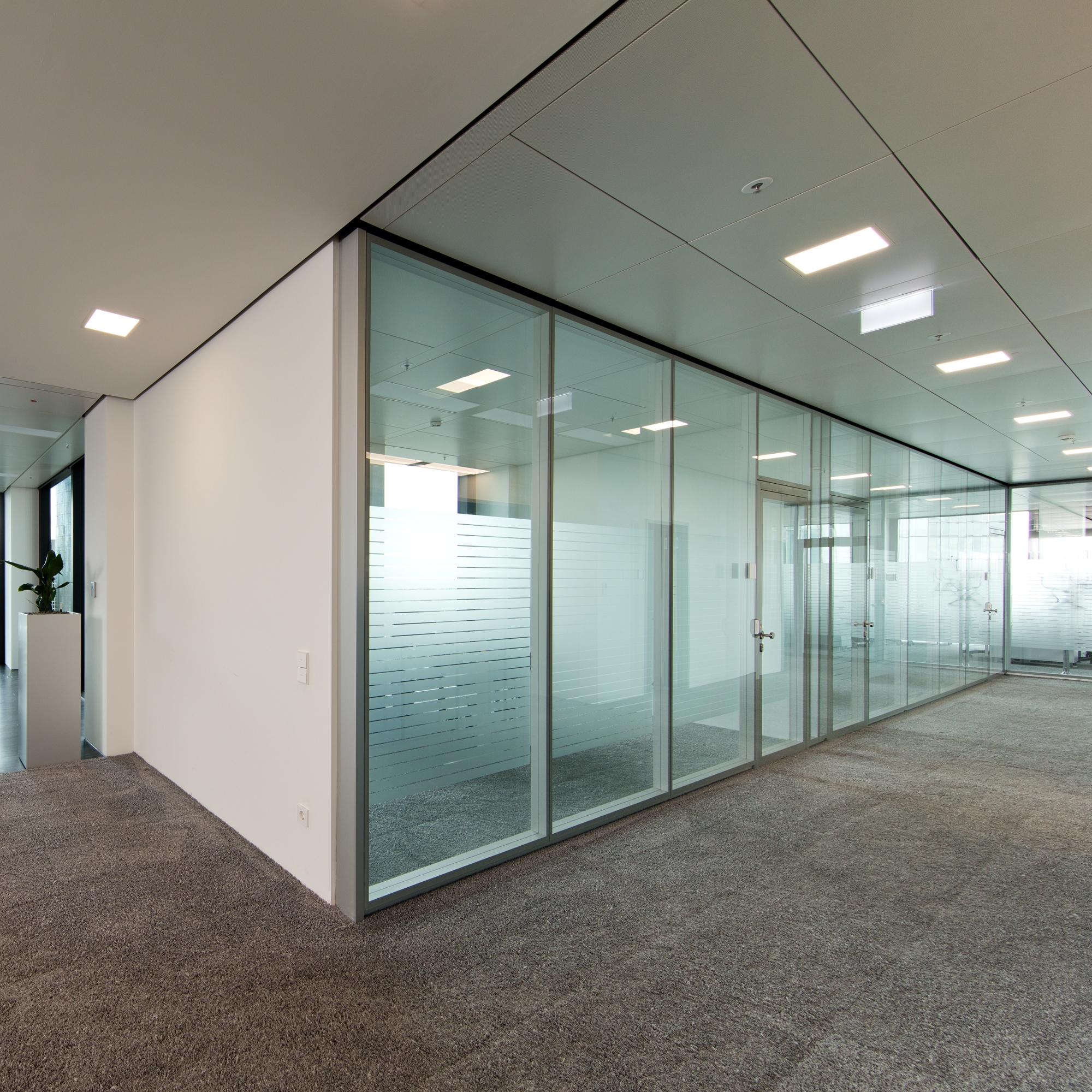 Display product System 2300 from manufacturer Strähle